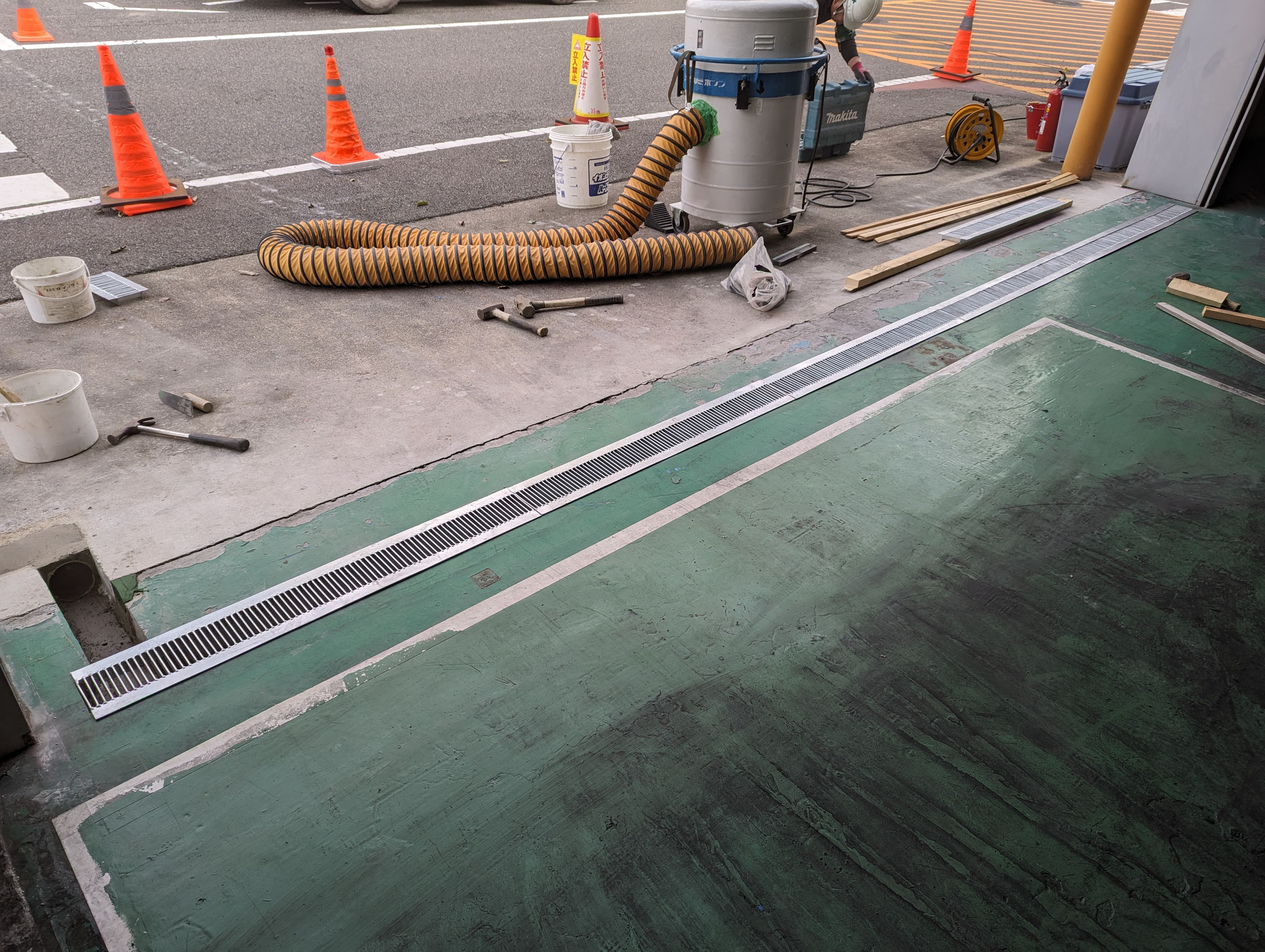 ｼｬｯﾀｰ雨水浸入対策工事：工程写真