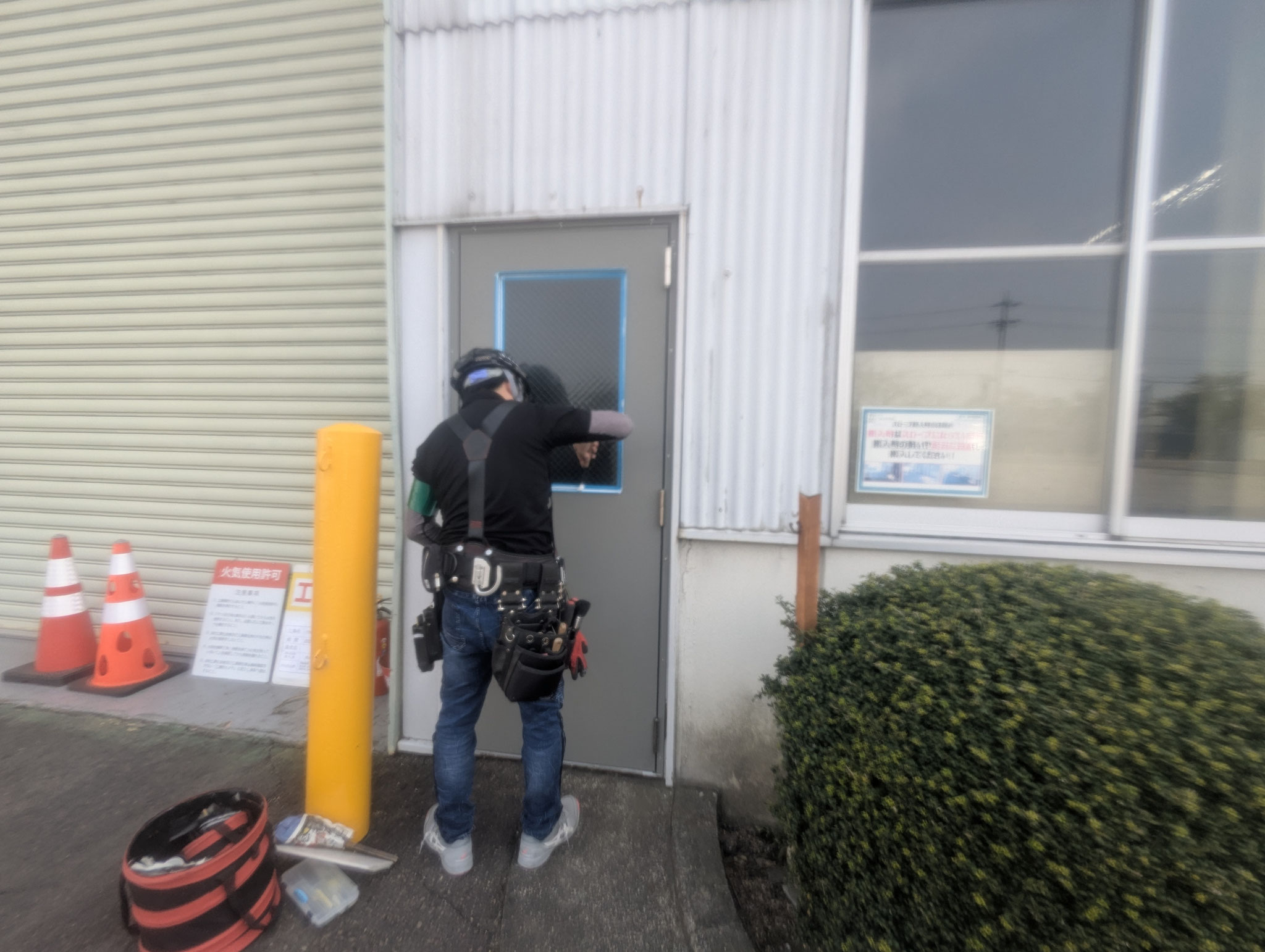 鉄扉カバー工法工事：工程写真
