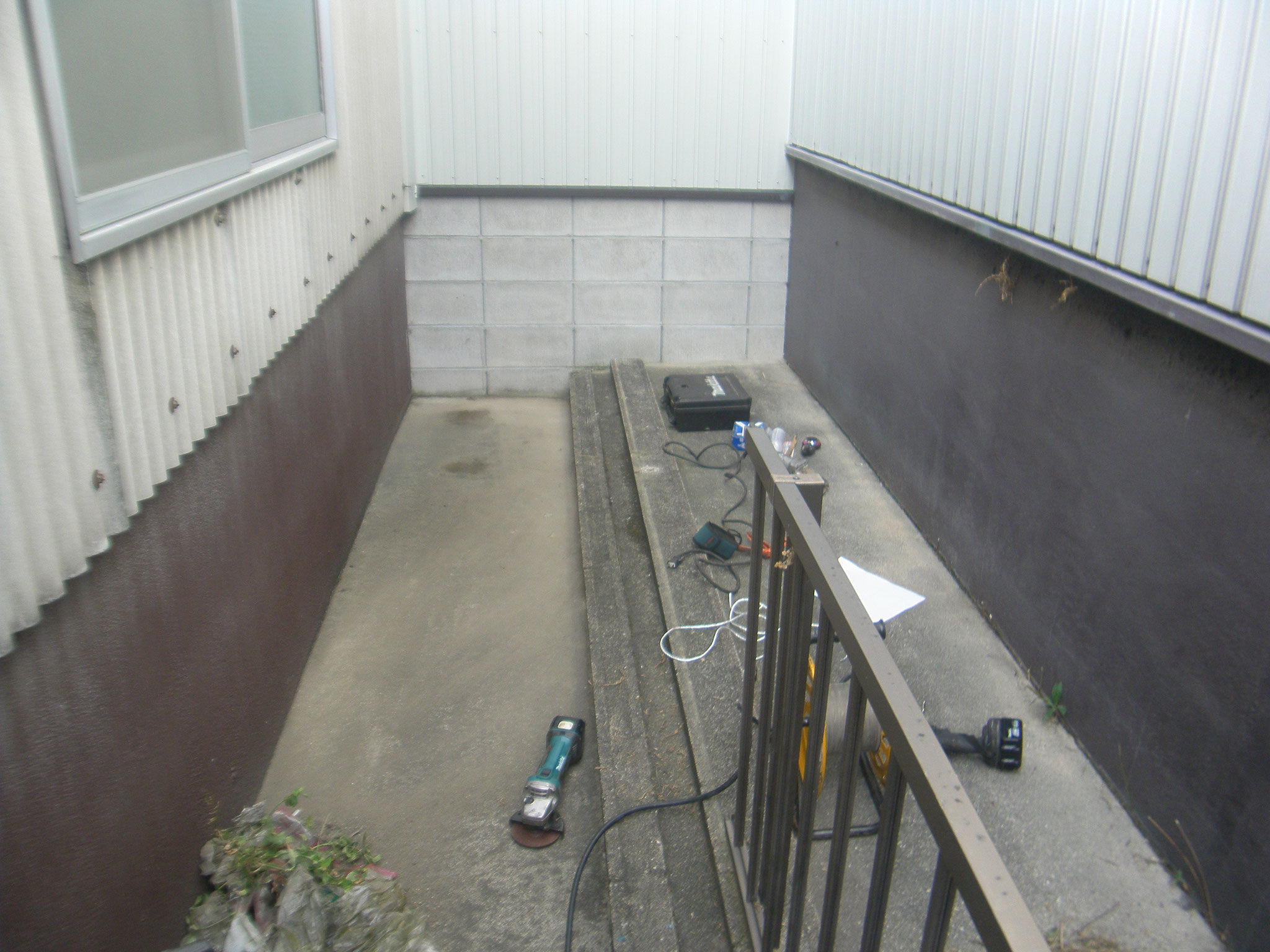屋根付き電設架台工事：工程写真