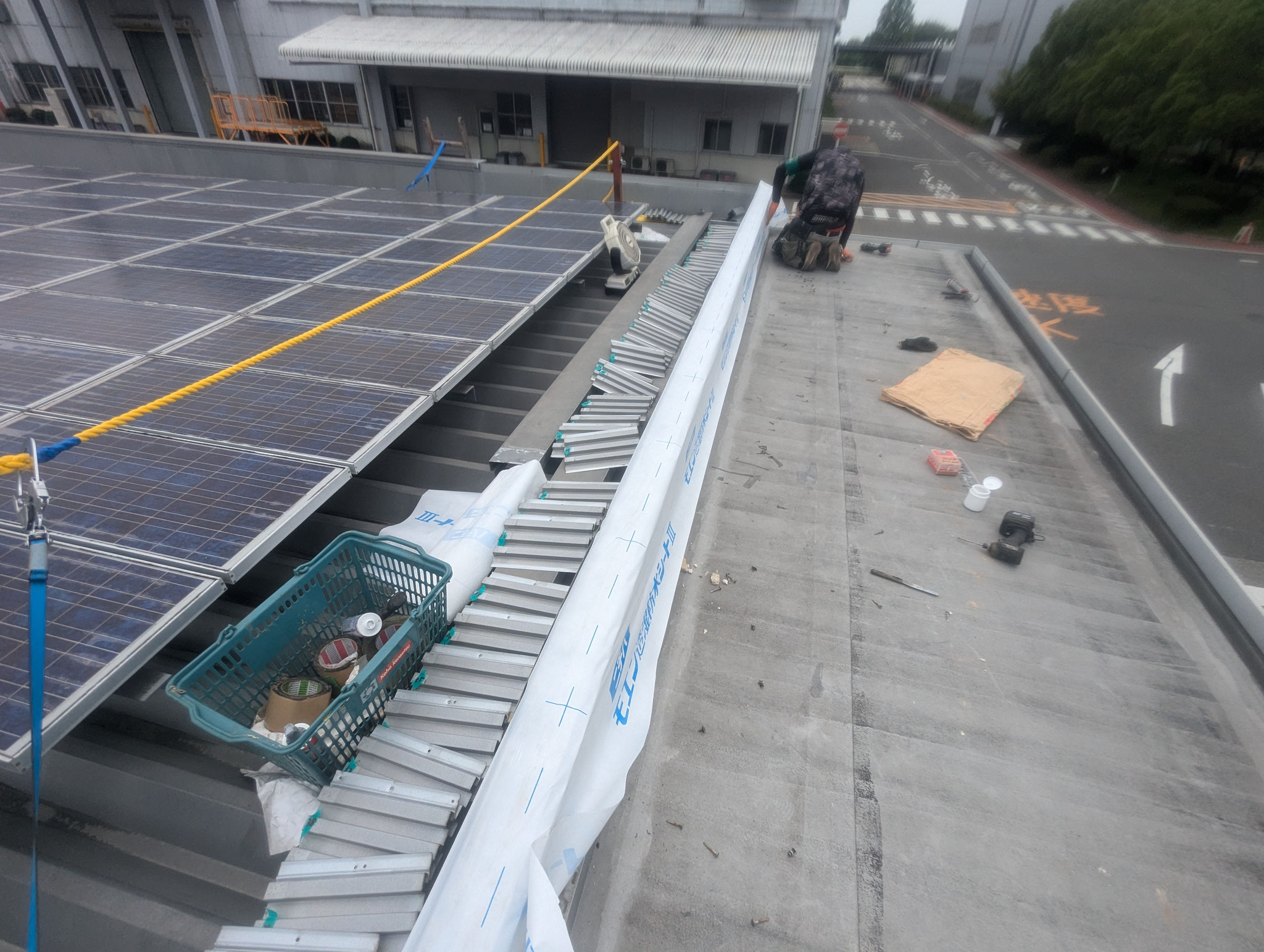 守衛室雨漏り修繕工事：工程写真