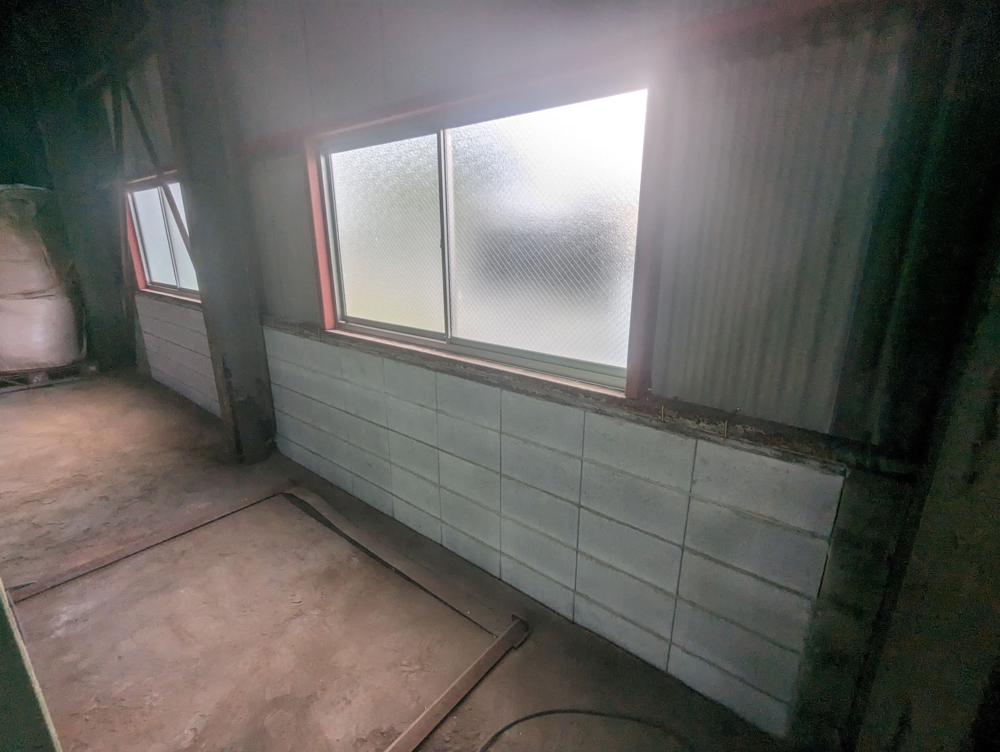建屋破損部復旧工事：工程写真
