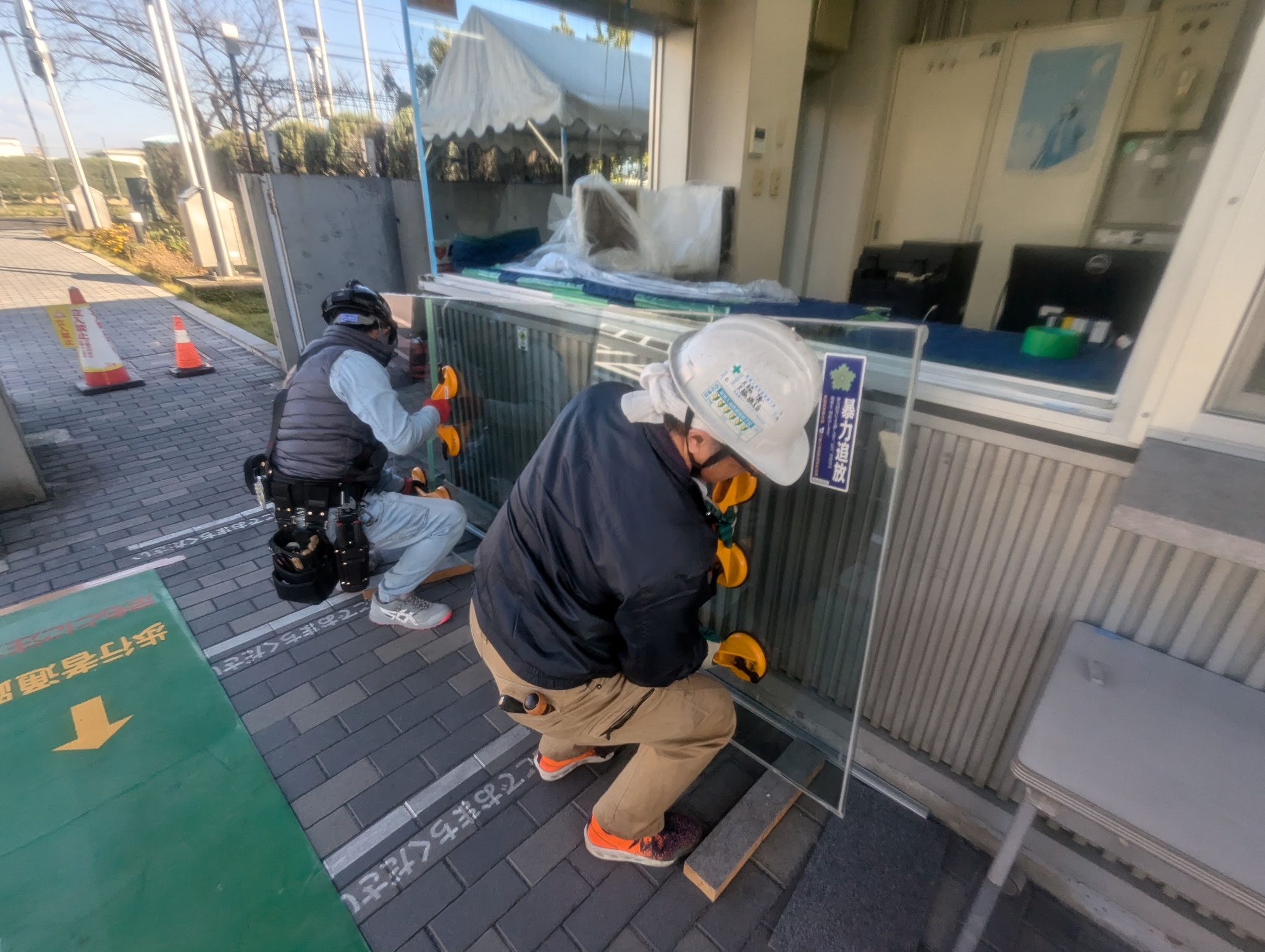 熱割れガラス交換工事：工程写真