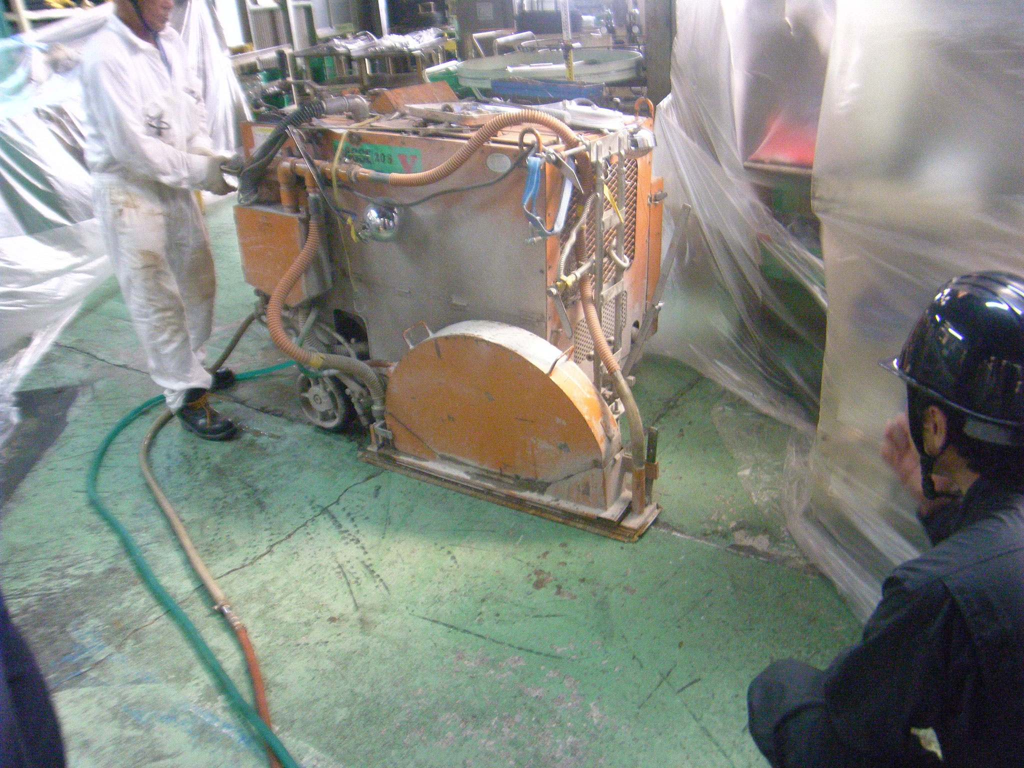 工場内床沈下修正工事：工程写真