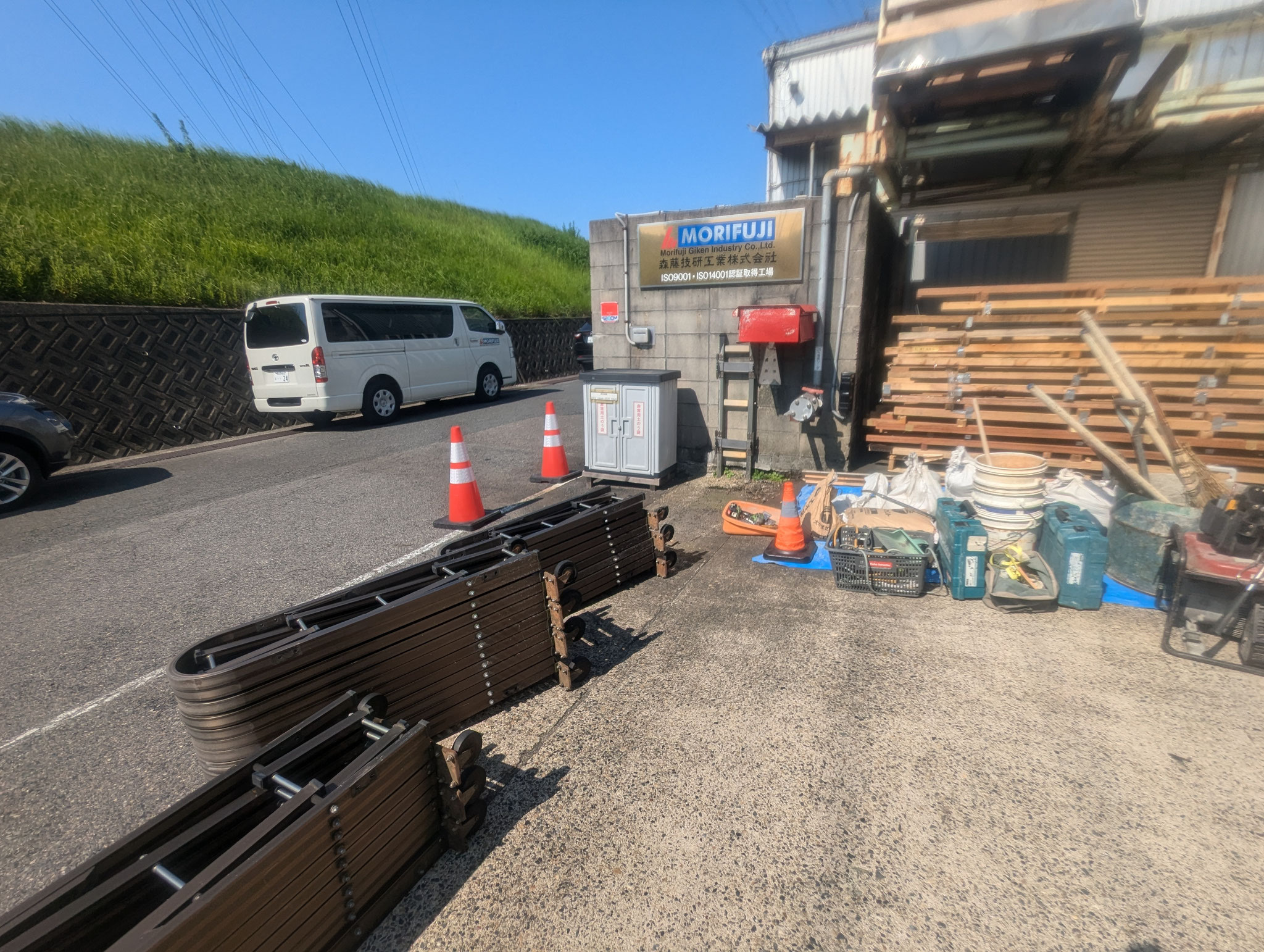 アルミ伸縮門扉改修工事：工程写真