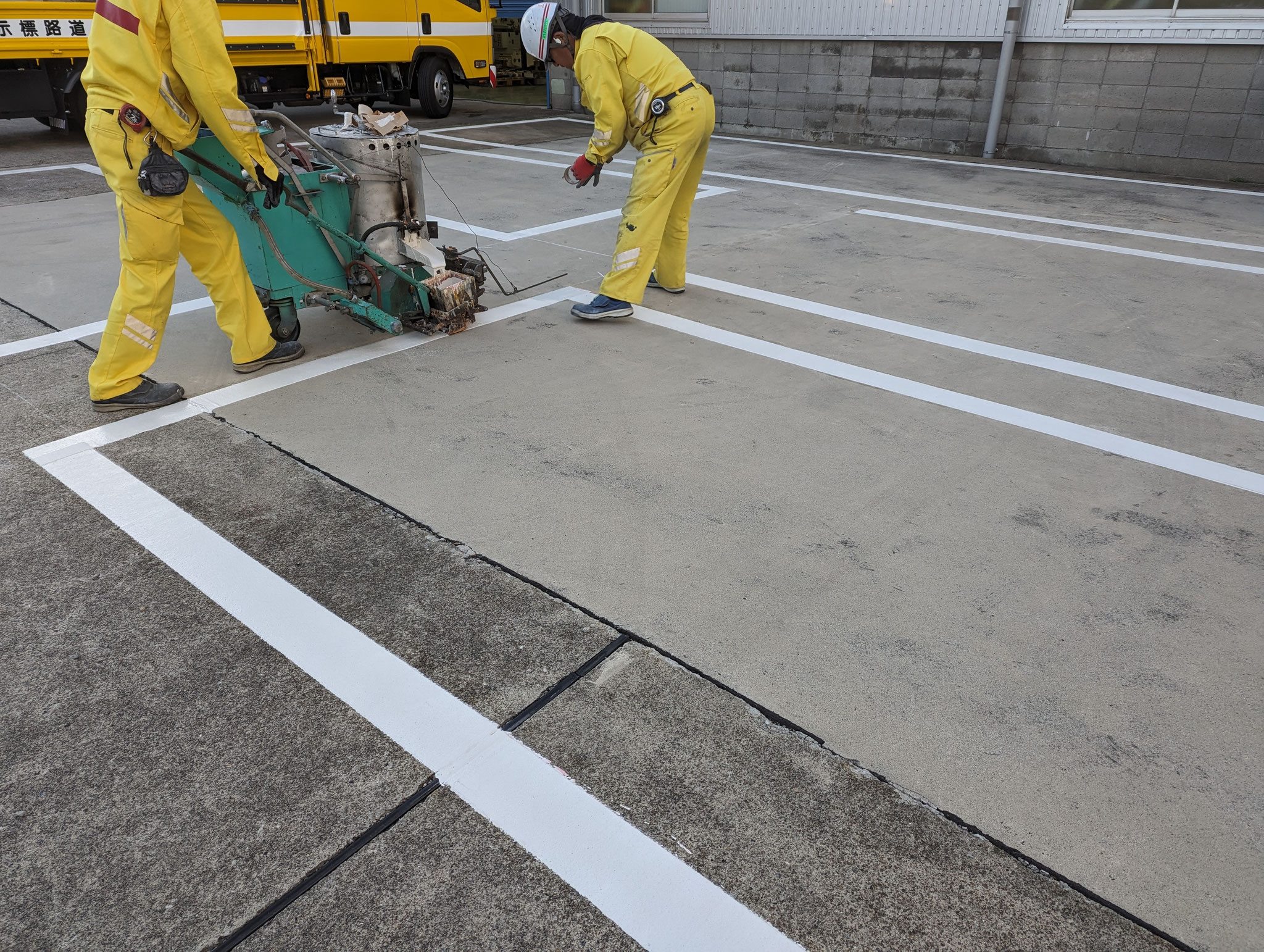 駐車場ライン引き工事：工程写真