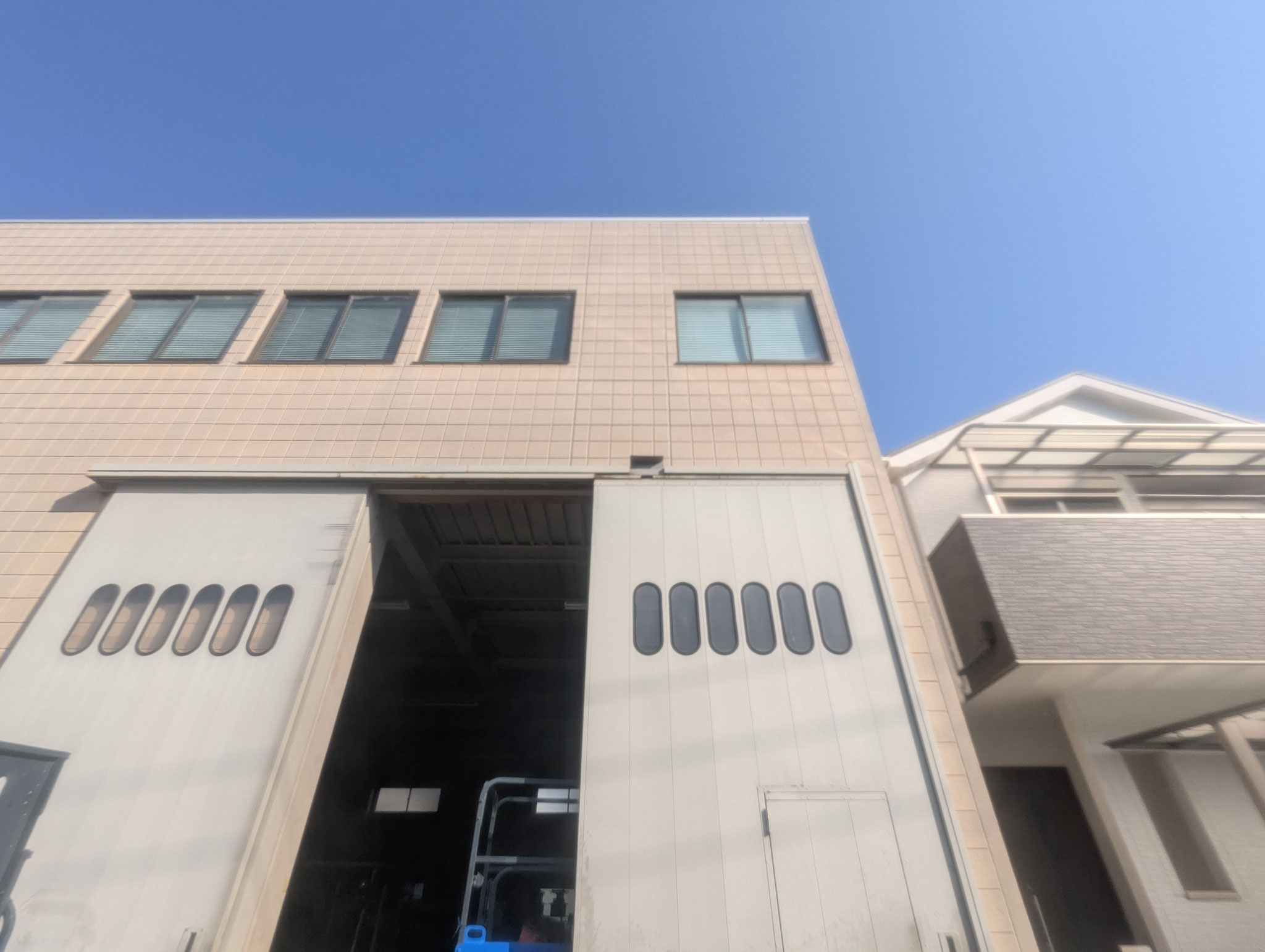 鉄製吊り戸修理作業：工程写真
