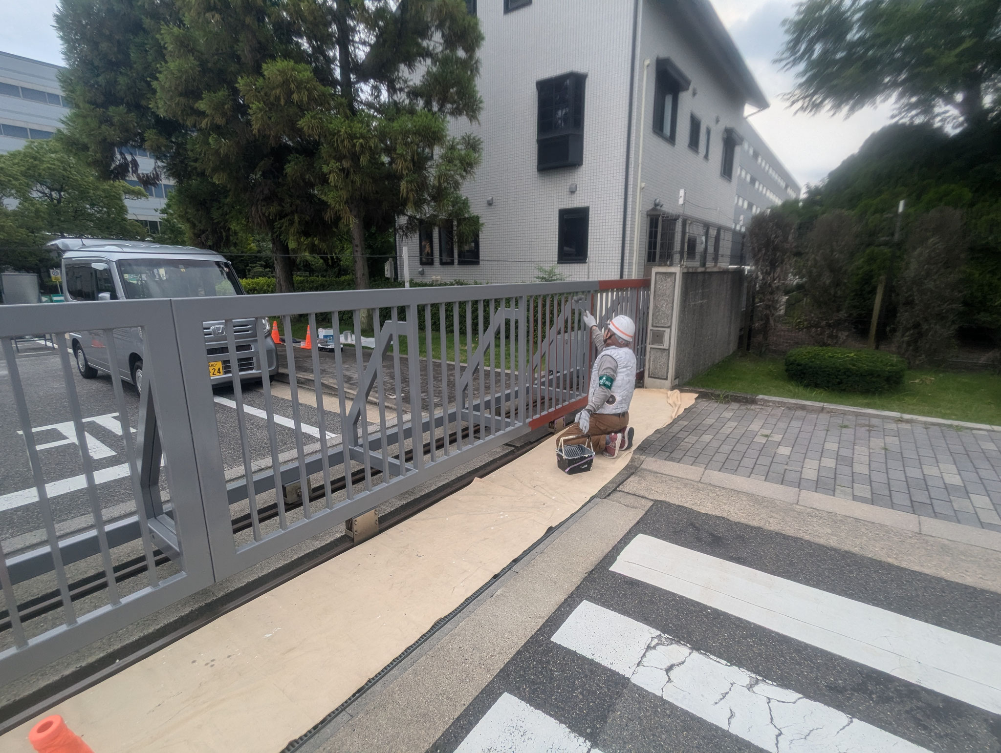 電動ｽﾗｲﾄﾞ門扉塗装工事：工程写真
