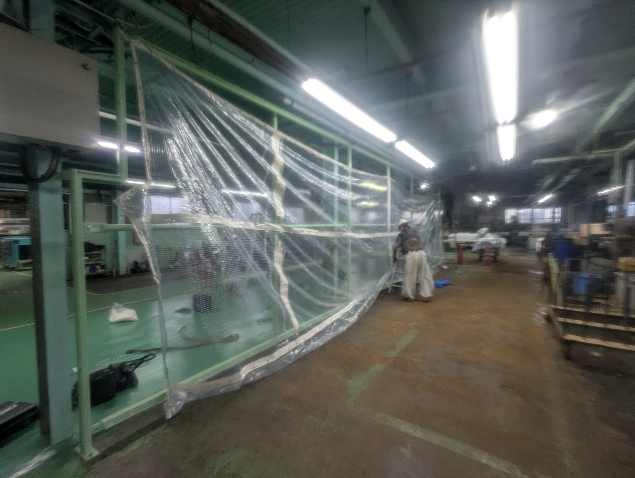 テント仕切り壁新設工事：工程写真