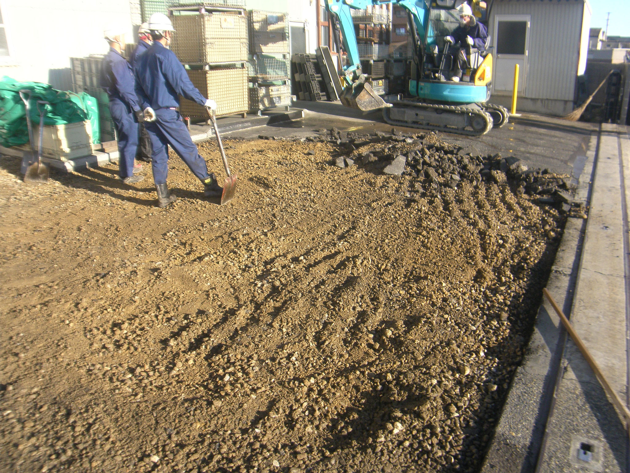 入出荷場舗装改修工事：工程写真