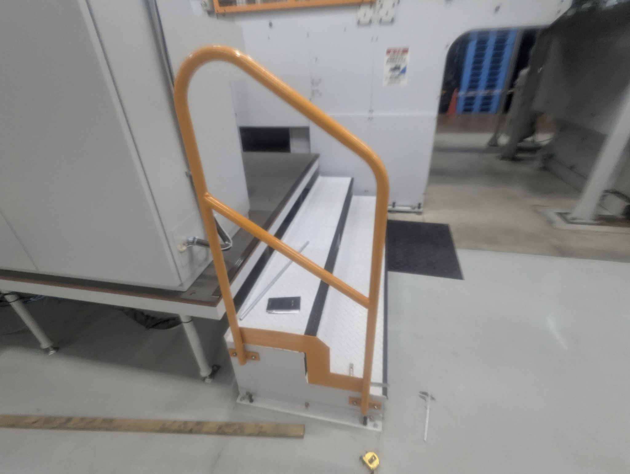 工場内手摺増設工事：工程写真