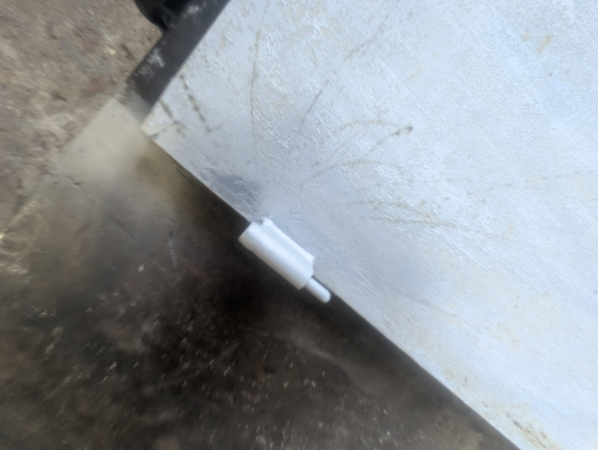 鉄製扉部分修理作業：工程写真