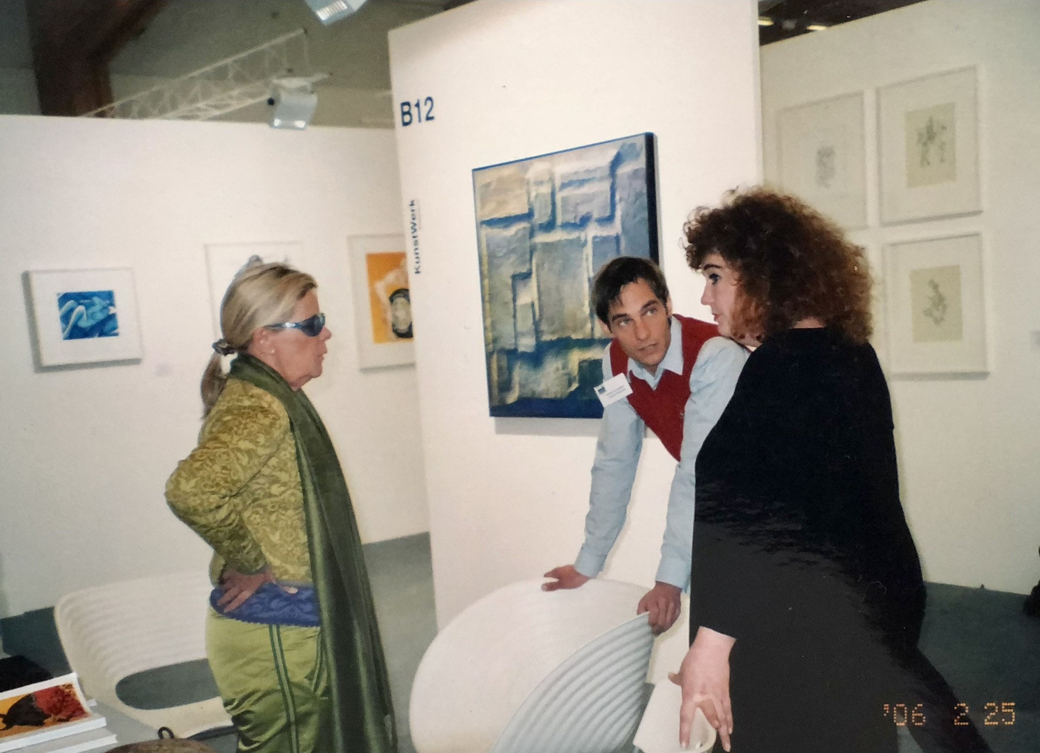 Art Innsbruck 2006 (One Artist Show Joachim Hiller) der Galerie Kunstwerk des Galersten Leander Rubrecht, Bild: v.l.nr. Ingetraud Hiller, Leander Rubrecht und Galeriekollegin Susanne Kießling