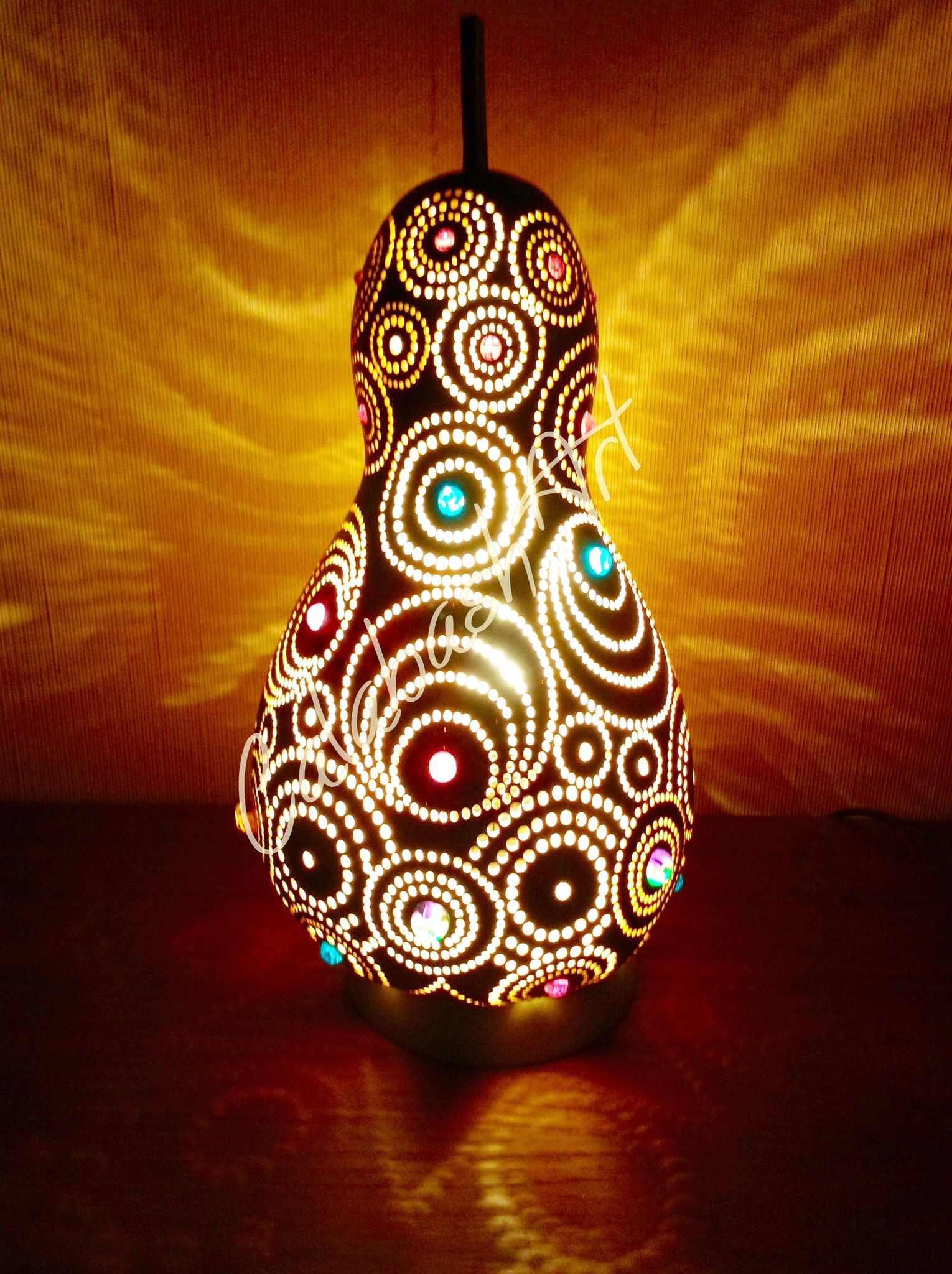 Tischlampe, Kalebasse "Flying Circles" beleuchtet, CalabashArt