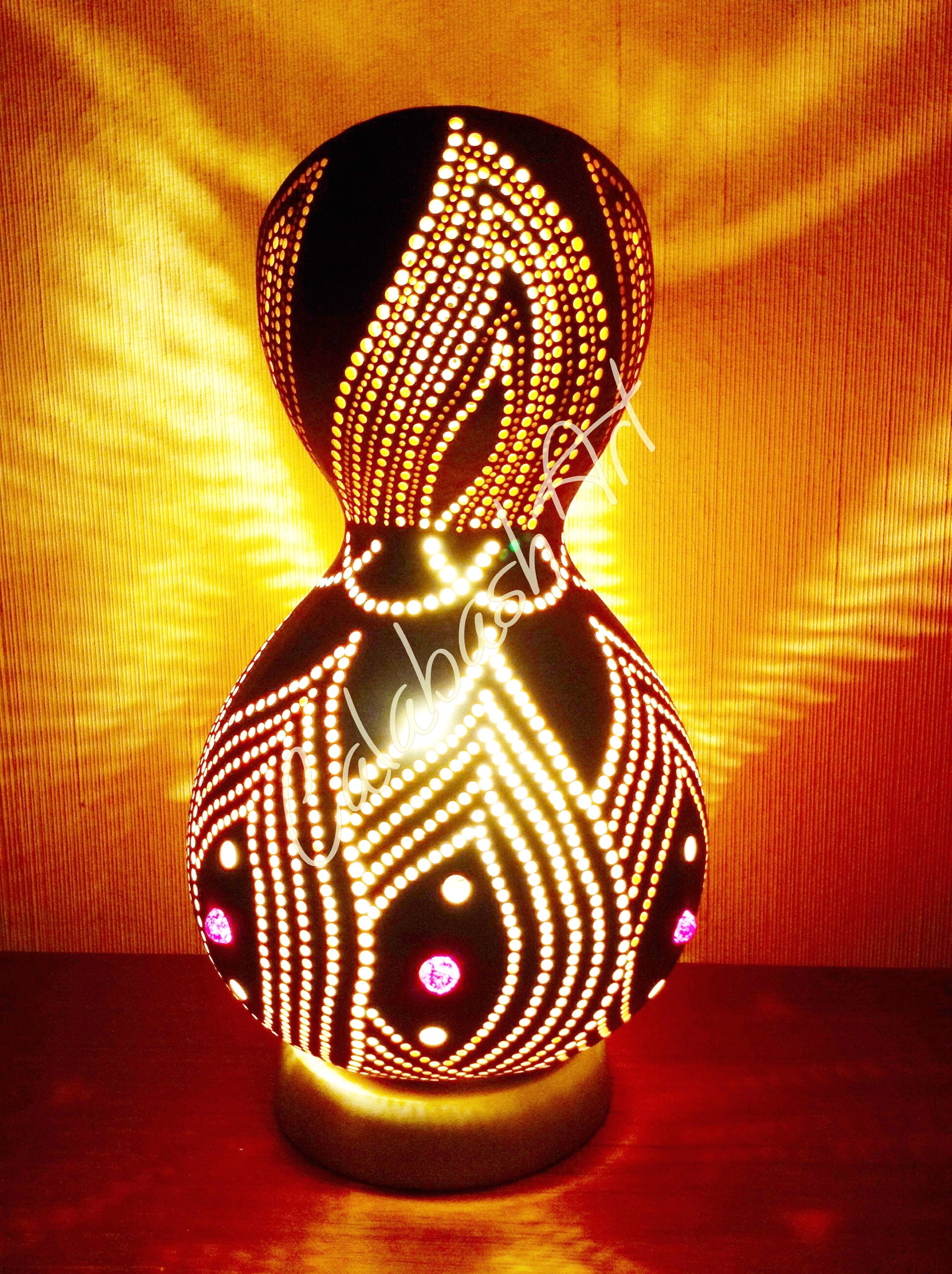 Tischlampe, Kalebasse "Violet Flames" beleuchtet, CalabashArt