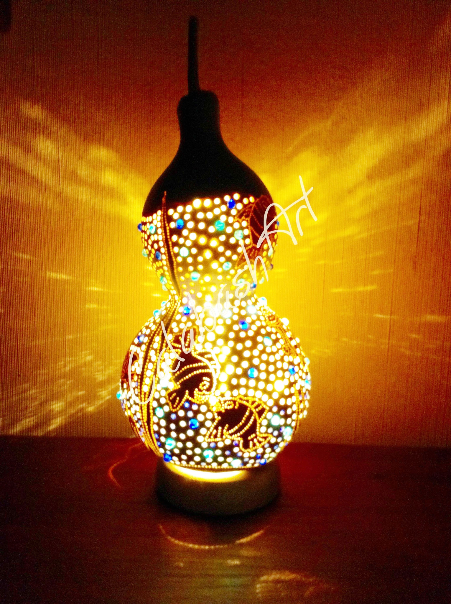 Tischlampe, Kalebasse "Unter dem Meer" beleuchtet, CalabashArt