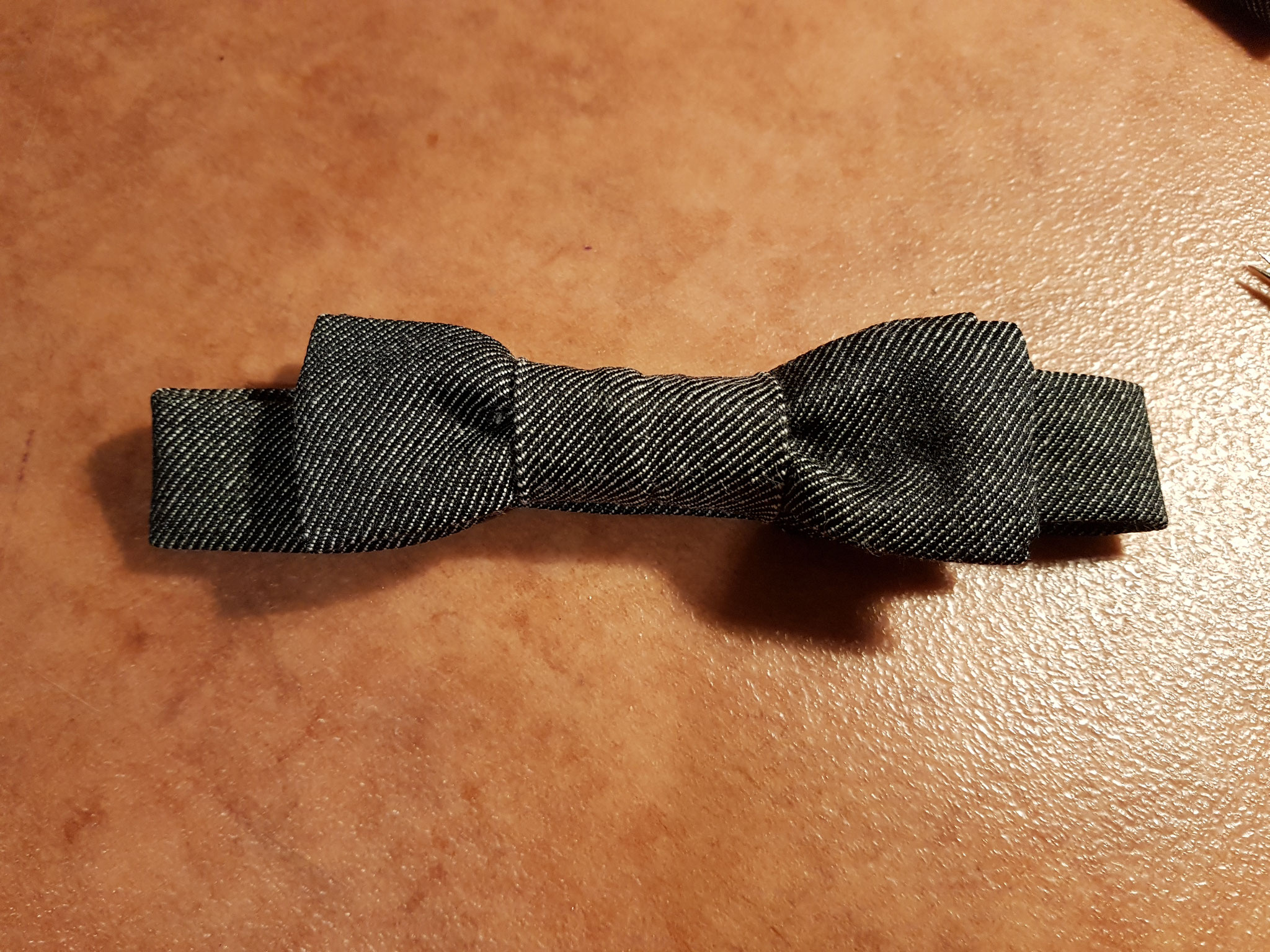 Noeud papillon pour enfant avec un lien réglable