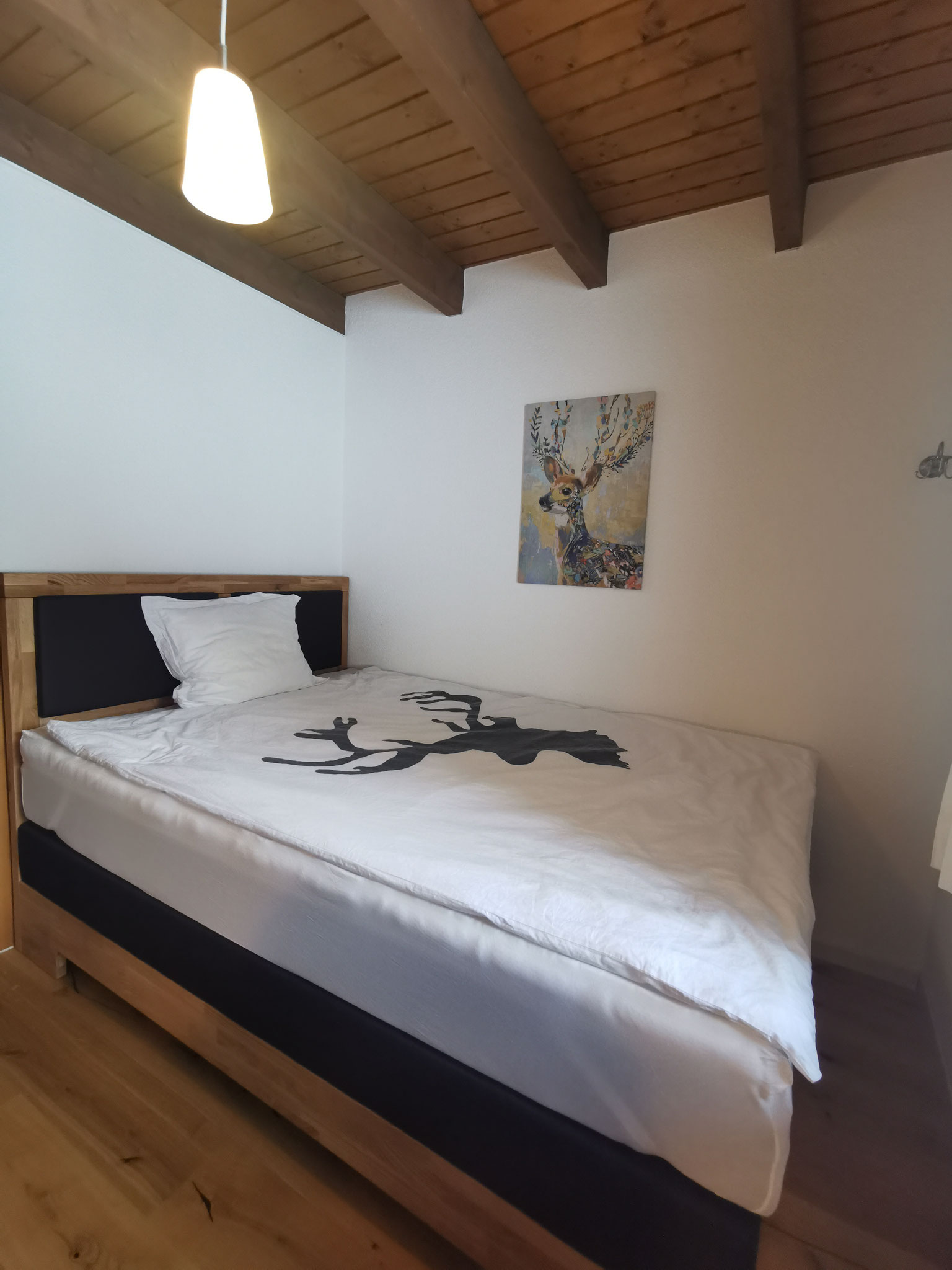 Zimmer 2 oben Bett