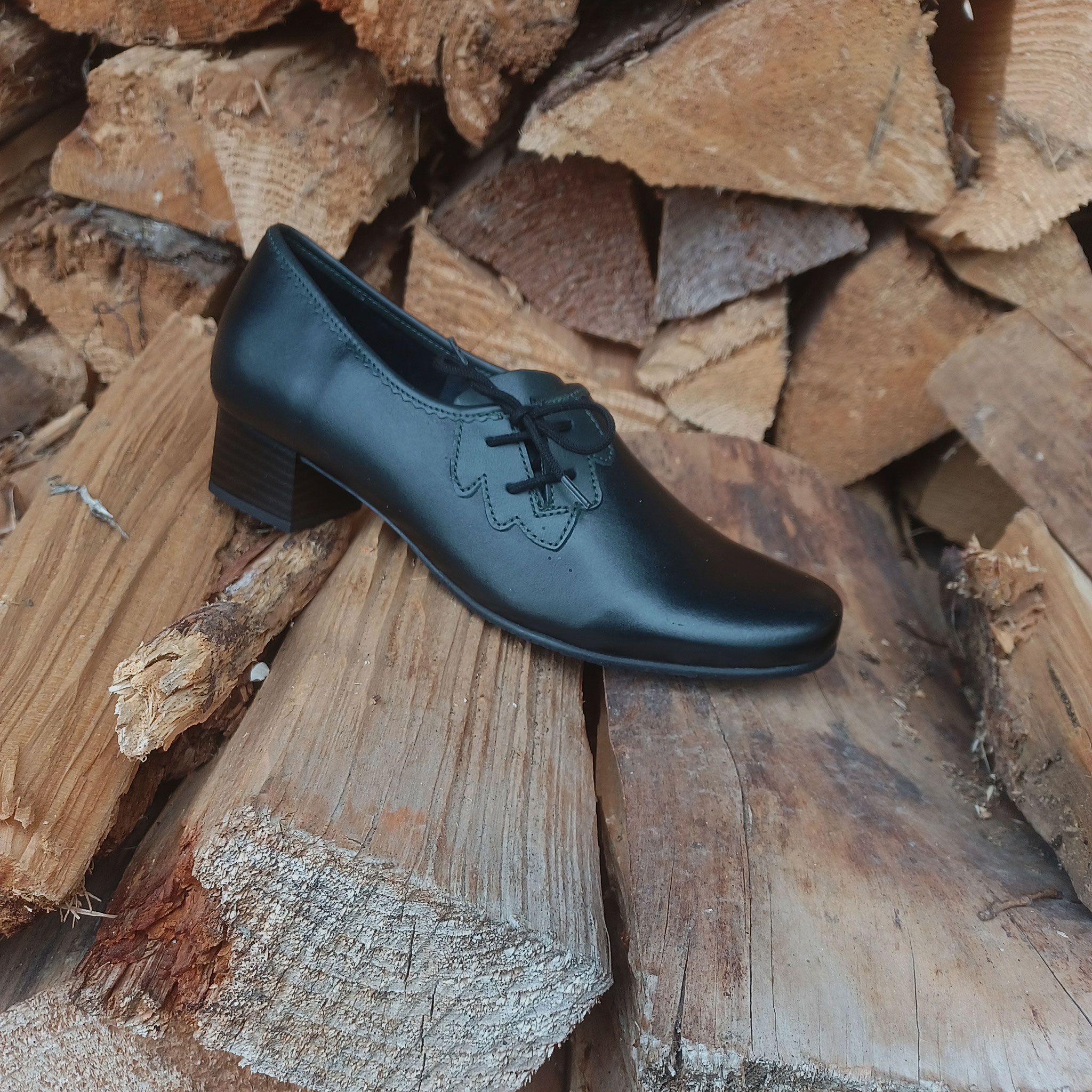 Haferlpumps grünes Eichenlaub, 139 €
