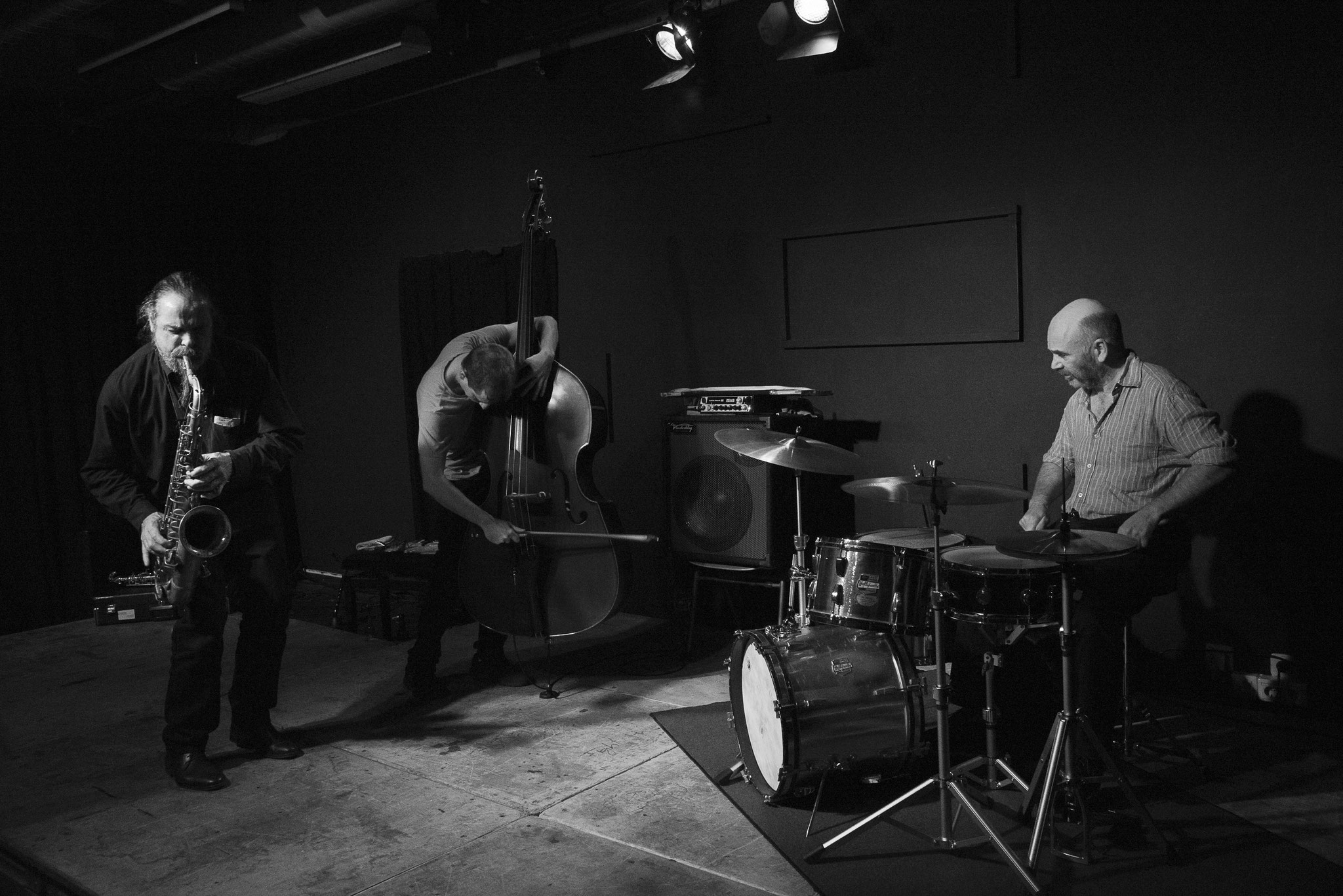 Hiby/Bardon/Hession Wuppertal "Jazz Club Loch" 2019  © Antje Zeis-Loi