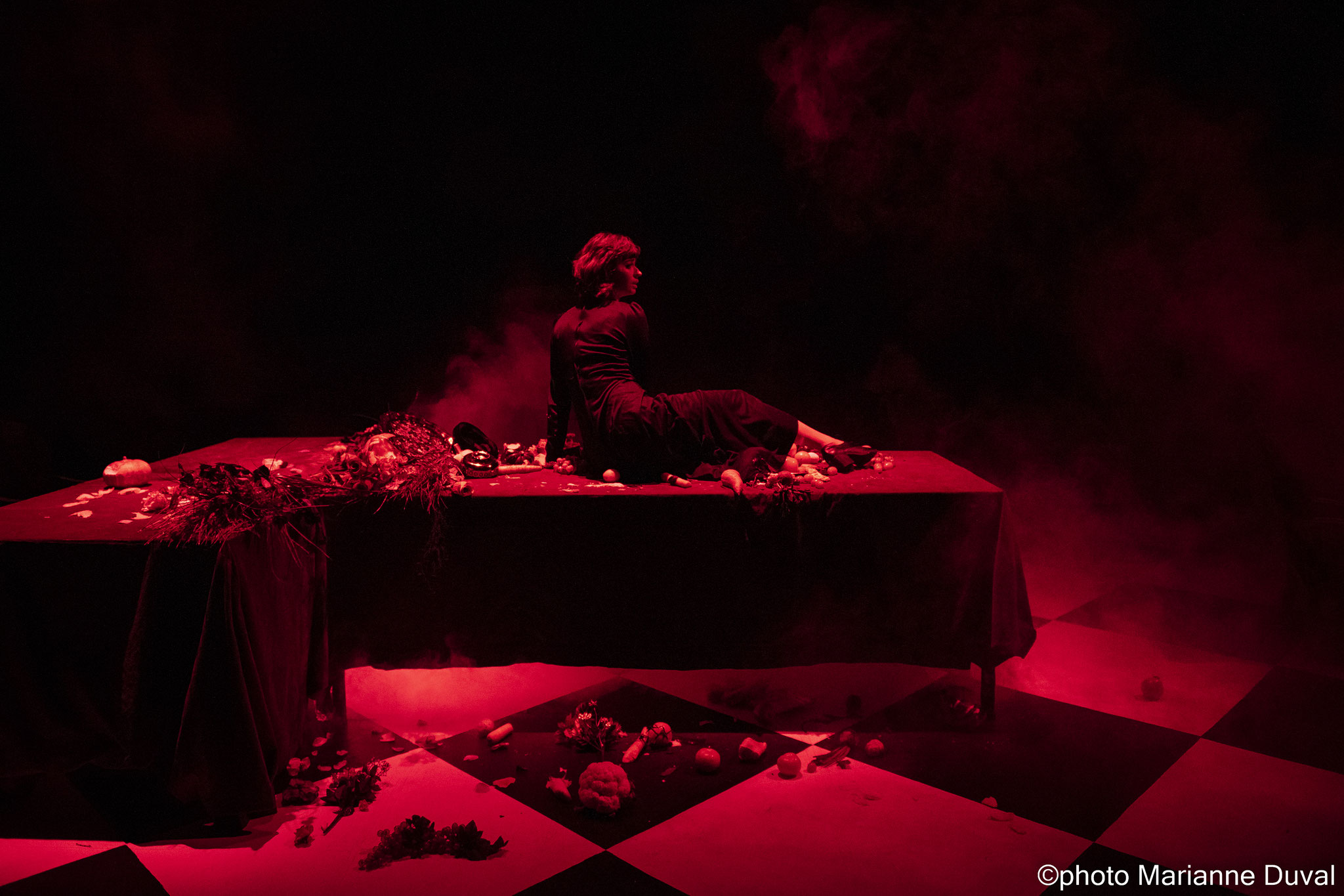 Cette table aura été, un collage de textes d’Evelyne de la Chenelière, mise en scène de Gabriel Plante - Université d’Ottawa - Photo Théâtre Marianne Duval