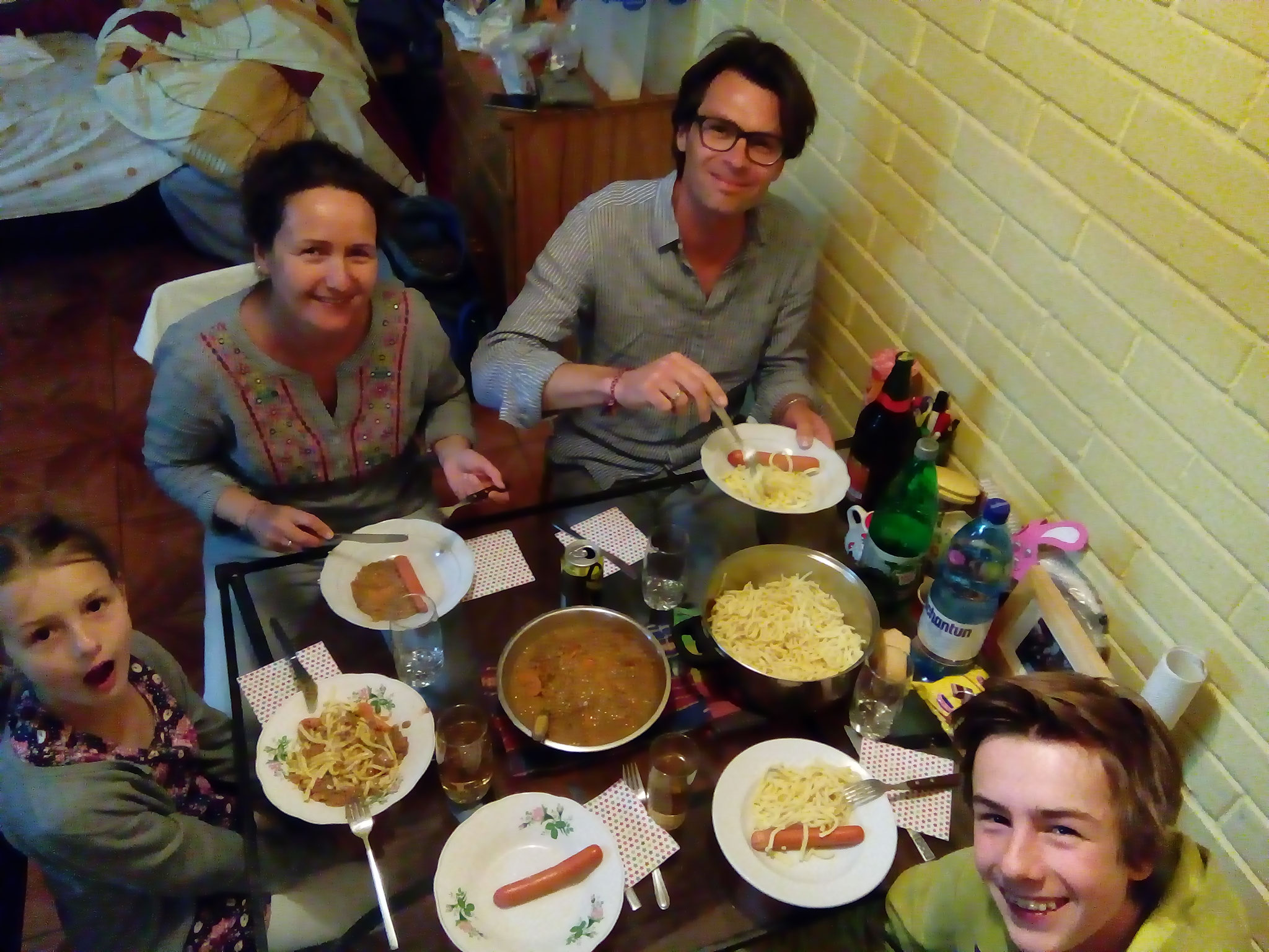 Zusammen mit meiner Mama haben wir sogar ein schwäbisches Essen gezaubert: Linsen mit Spätzle und Würstchen