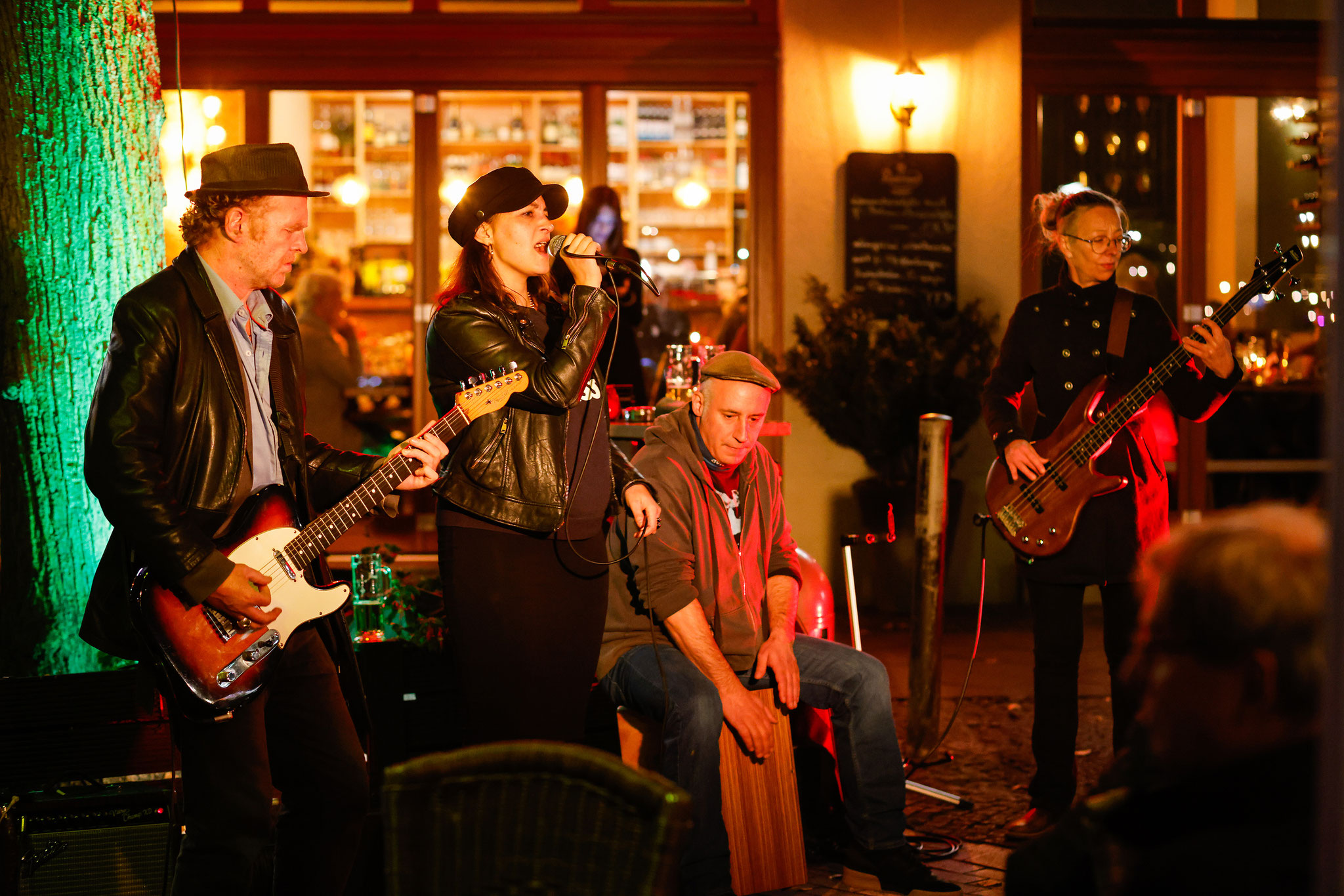 Cat Music vor dem El Dorando, Foto: Antonia Richter