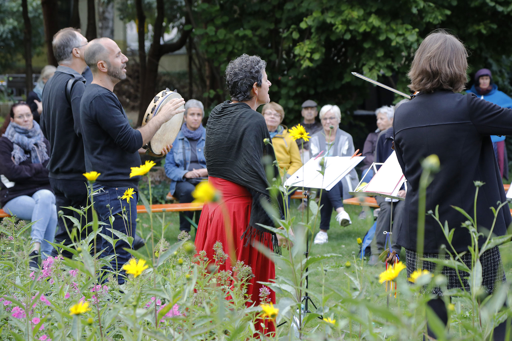 "Taranta Djus" im Klostergarten der Kath. Kirchengemeinde St. Rita, Foto: Antonia Richter (gatonia.de)