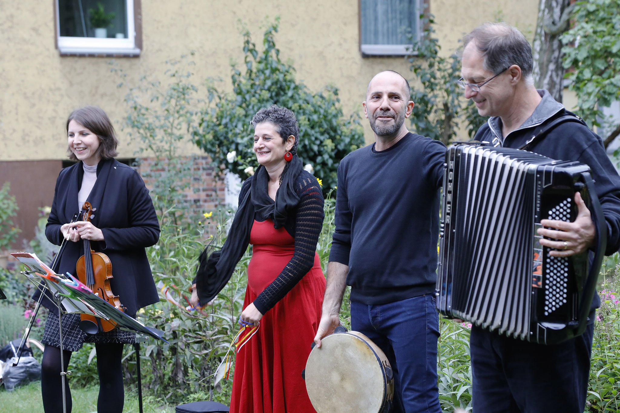 "Taranta Djus" im Klostergarten der Kath. Kirchengemeinde St. Rita, Foto: Antonia Richter (gatonia.de)