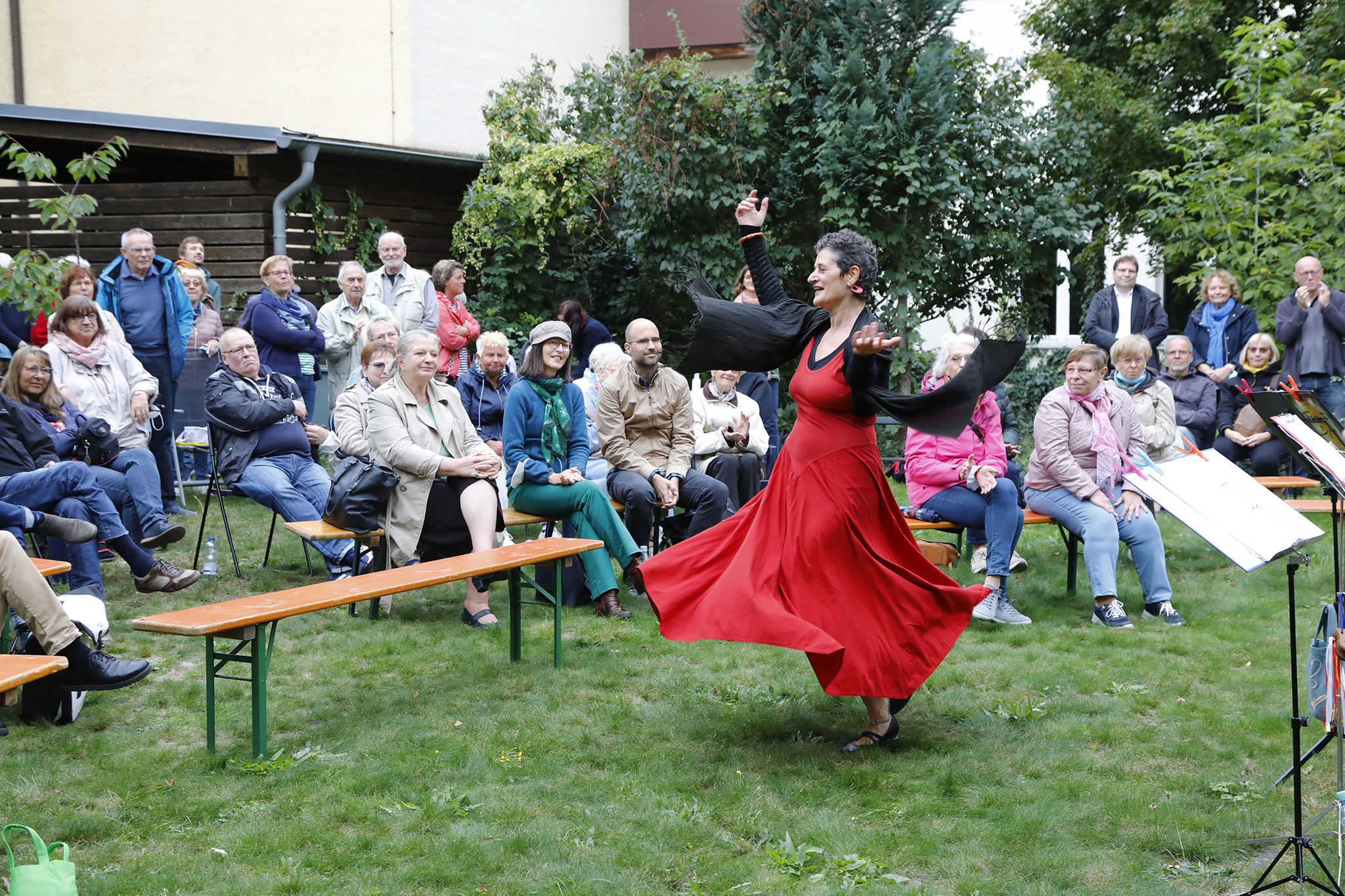 "Taranta Djus" im Klostergarten der Kath. Kirchengemeinde St. Rita, Foto: Antonia Richter (gatonia.de)