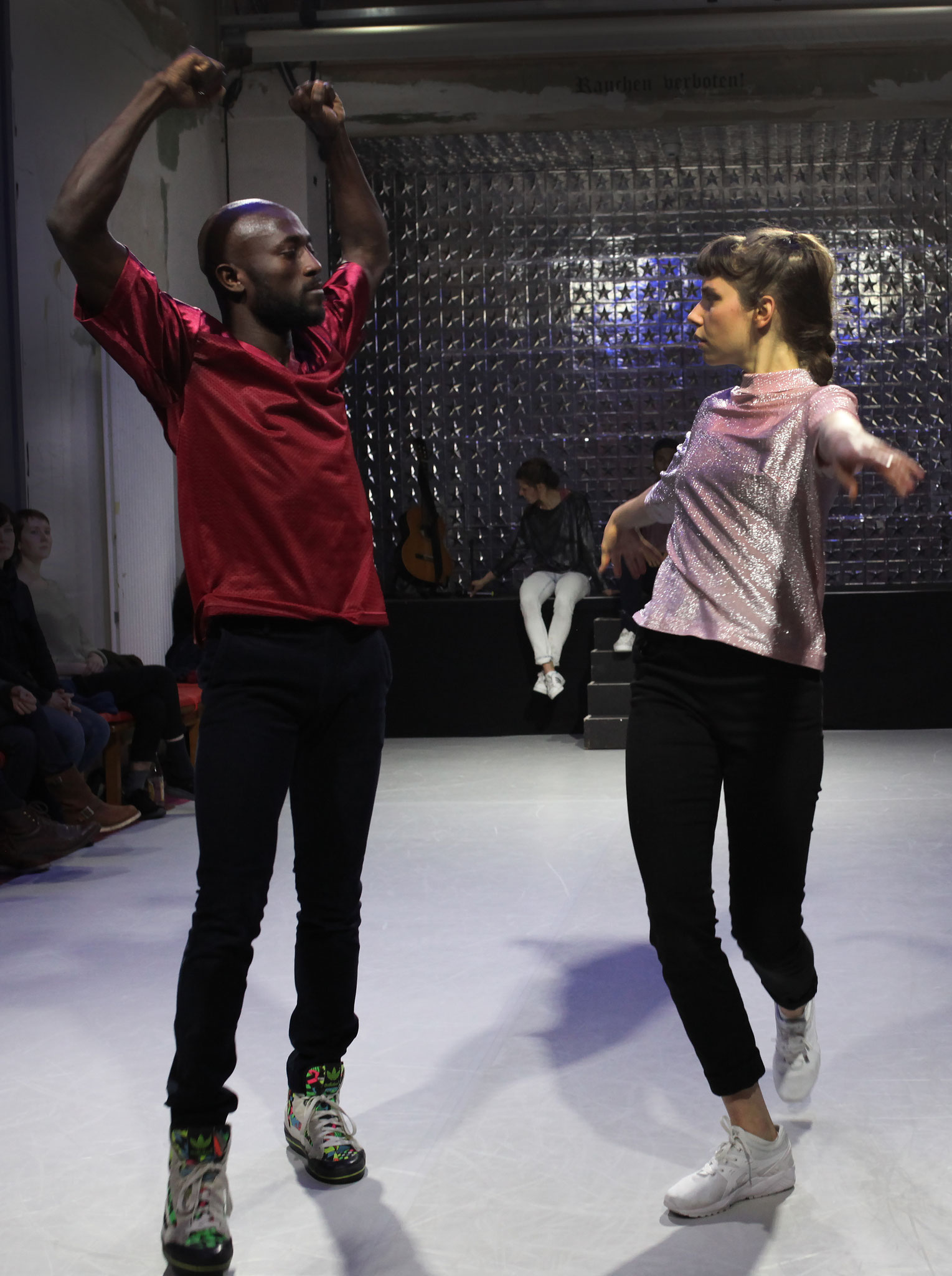 Routinen. Brave Kinder tanzen nicht. Ahmed Soura/Nina Maria Wyss ©Christian Brachwitz