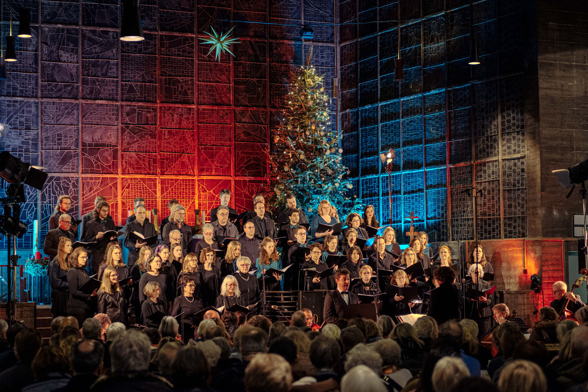Großer Chor (Junge Vokalisten und TonSpuren)