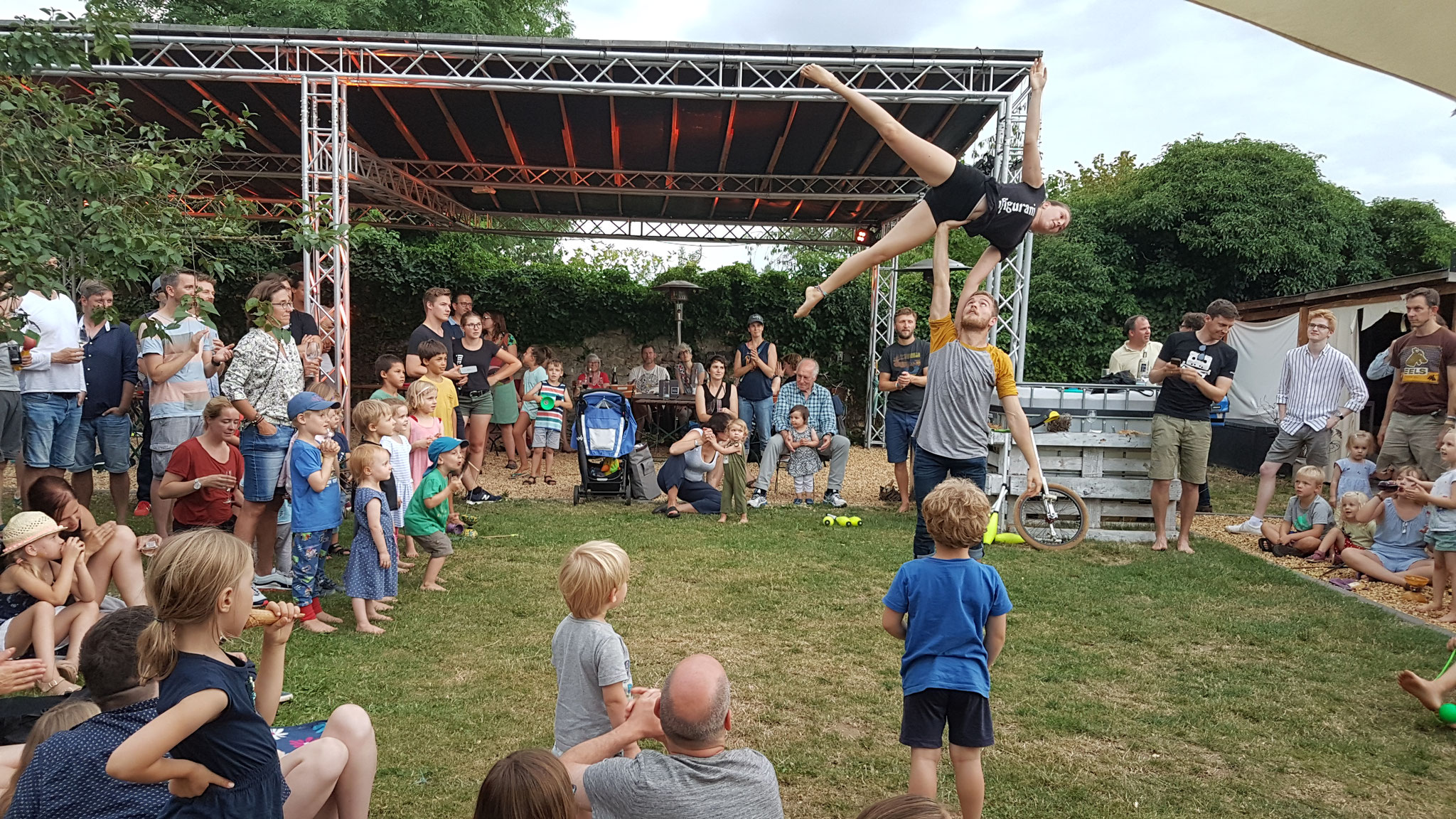 Der Draiser Hof während des Festivals "Heimspiel Knyphausen"