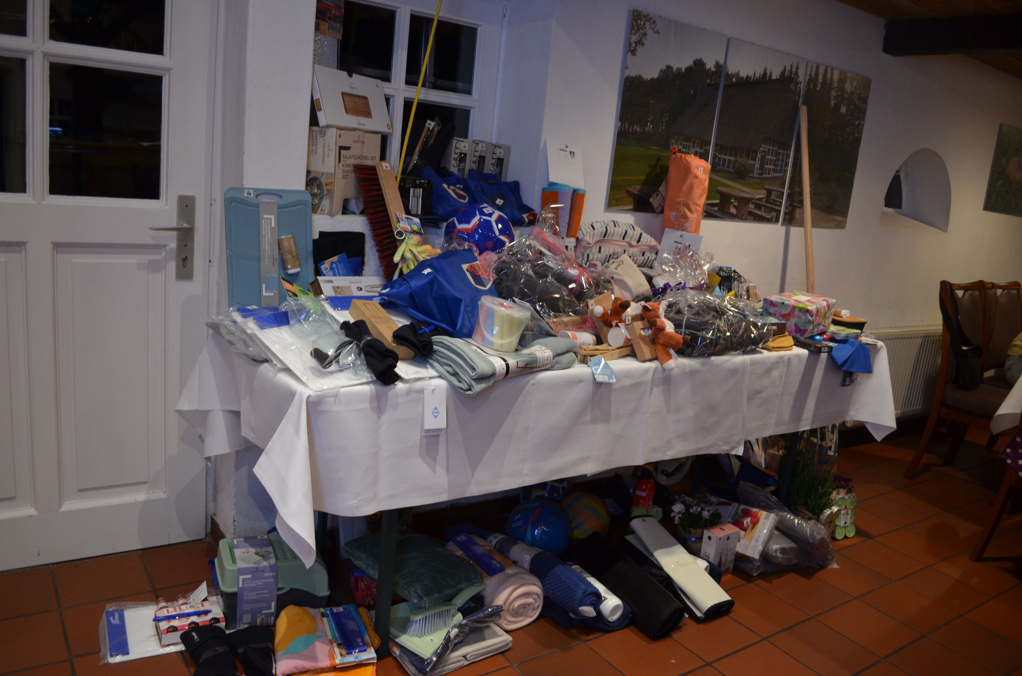 Bei der Tombola winken reichlich Preise.