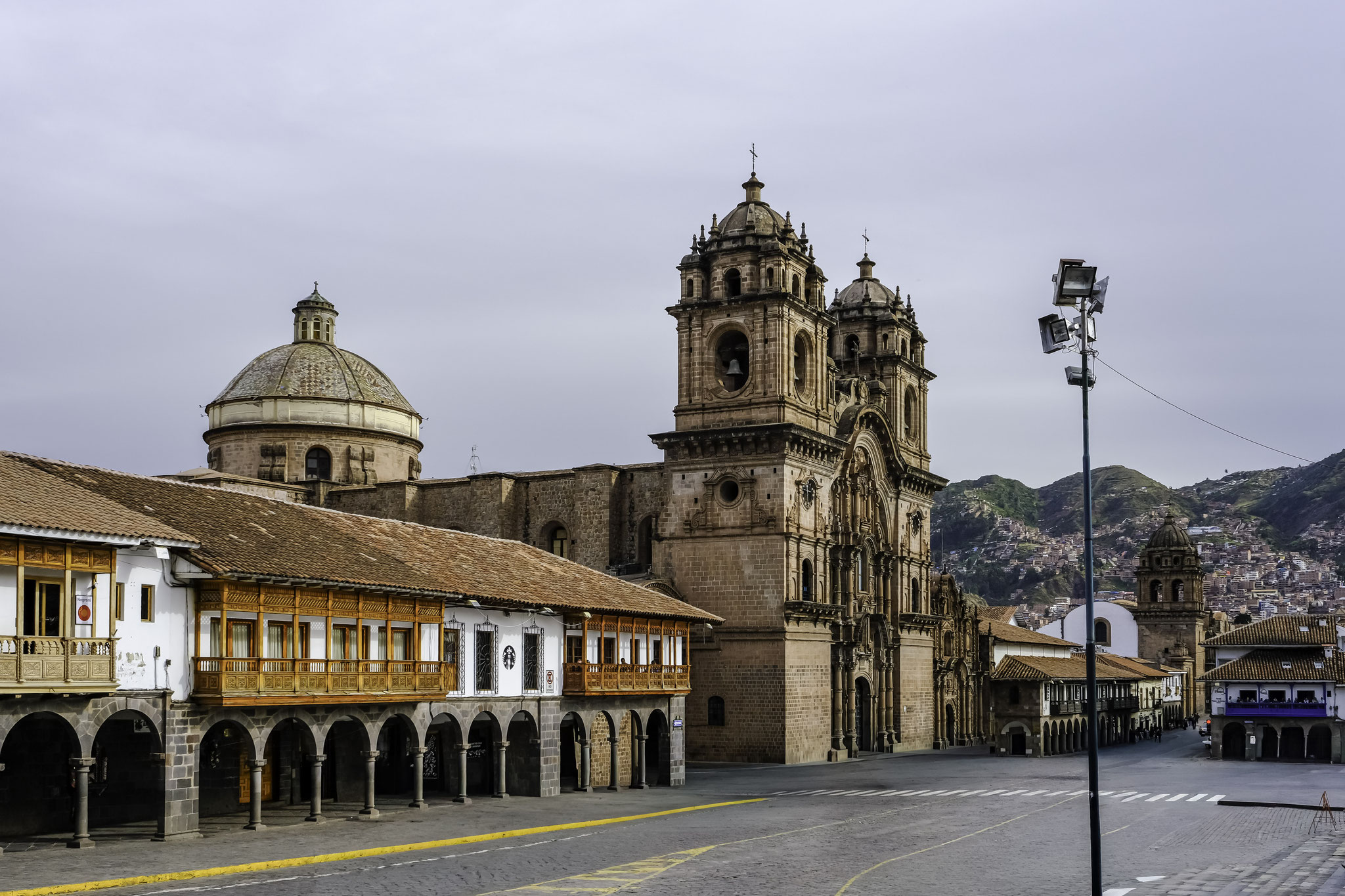 Iglesia de la Compania sur la plaza Mayor