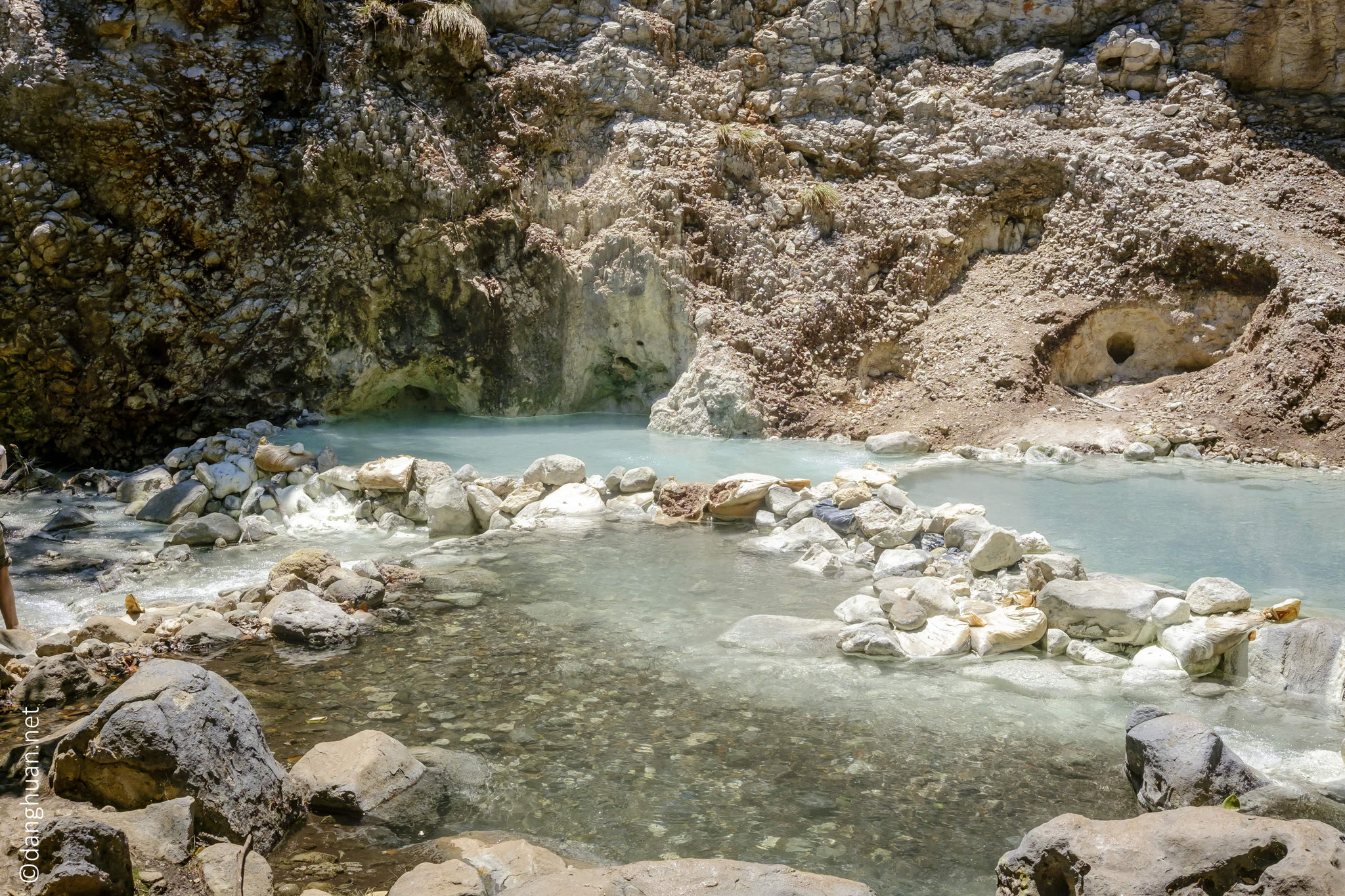 Piscines thermales naturelles dans le parc