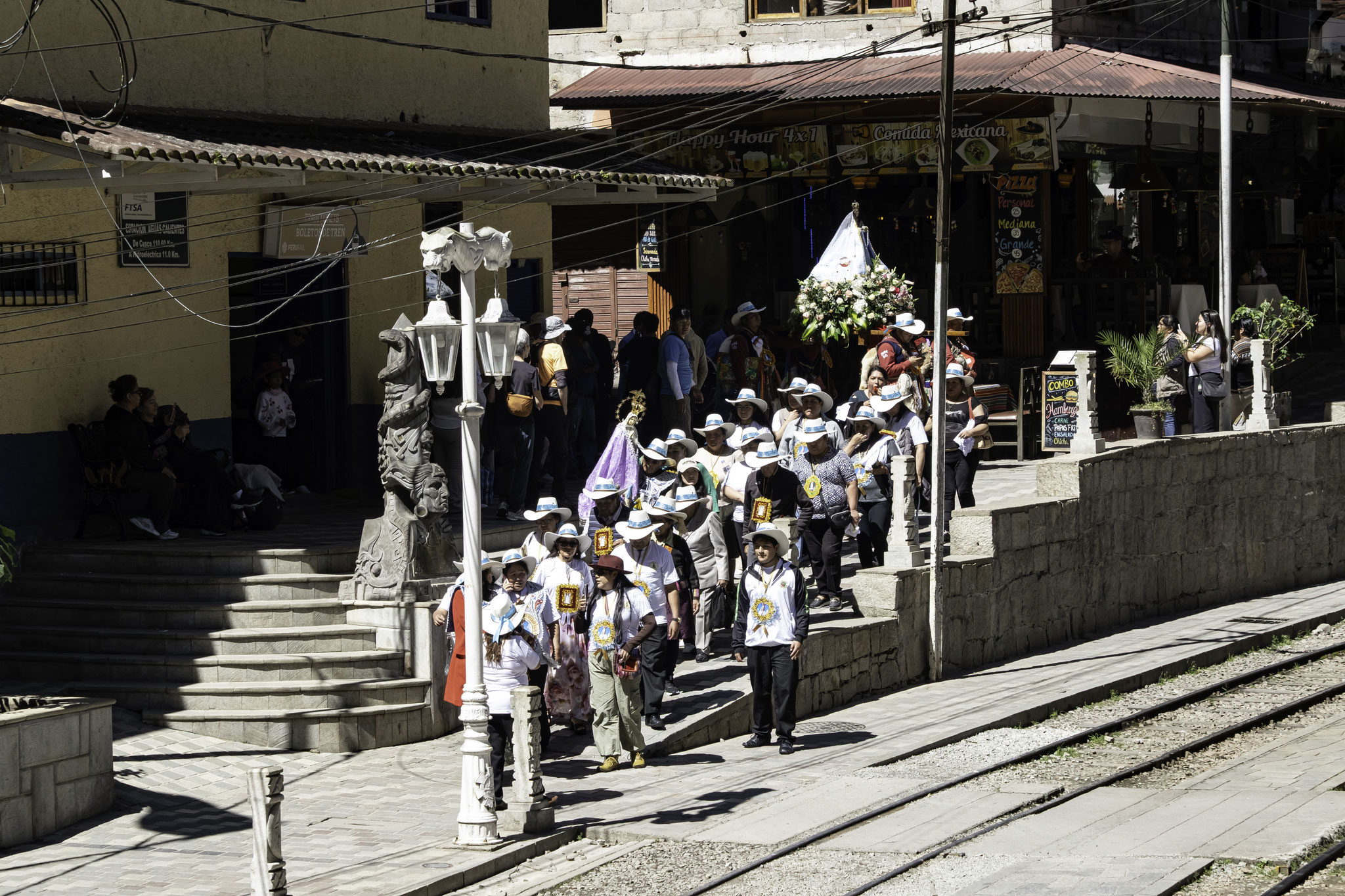 Procession à Aguas Calientes