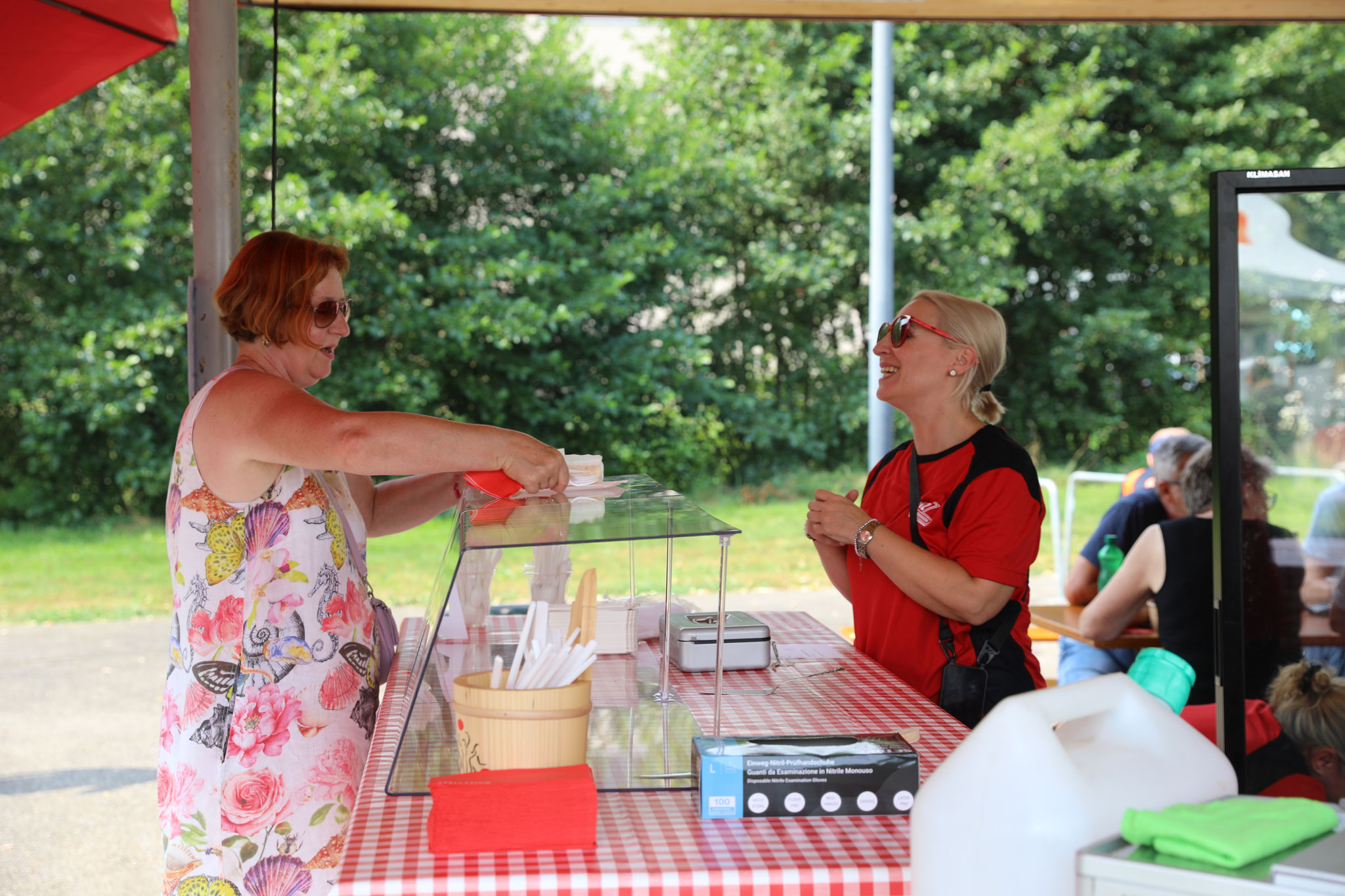 Das Kuchenbuffet läuft...