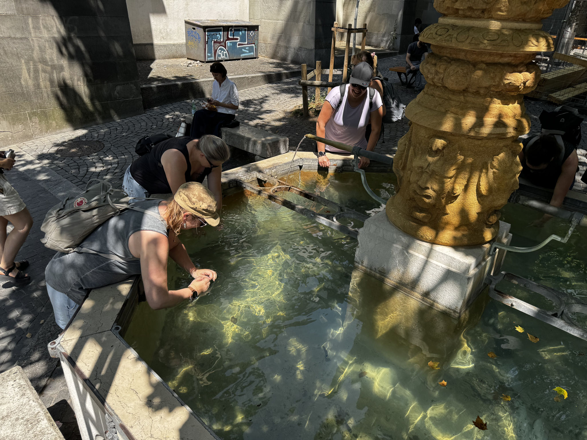 Abkühlen bei 37 Grad im Schatten