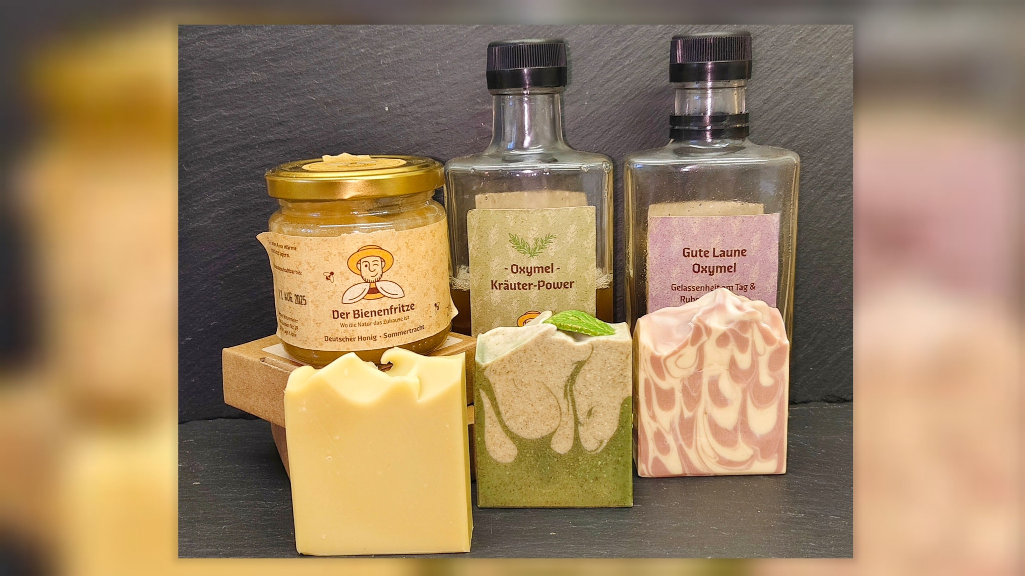 Der Bienenfritze, Lage (D), mit eigenem Oxymel und Honig