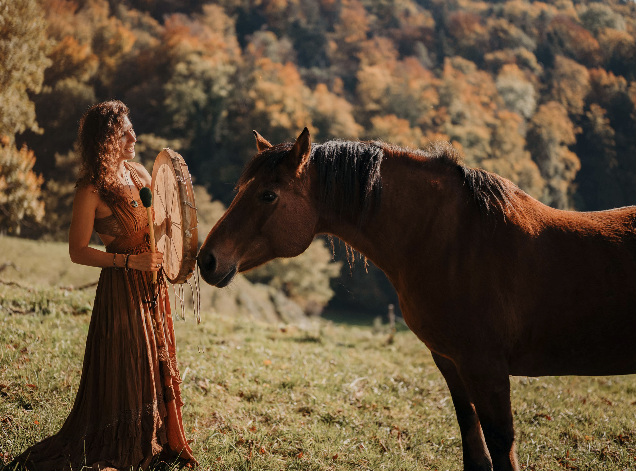 Sonja Spitteler, Ahyoka, horse Spirit, Schamanismus, Trommel