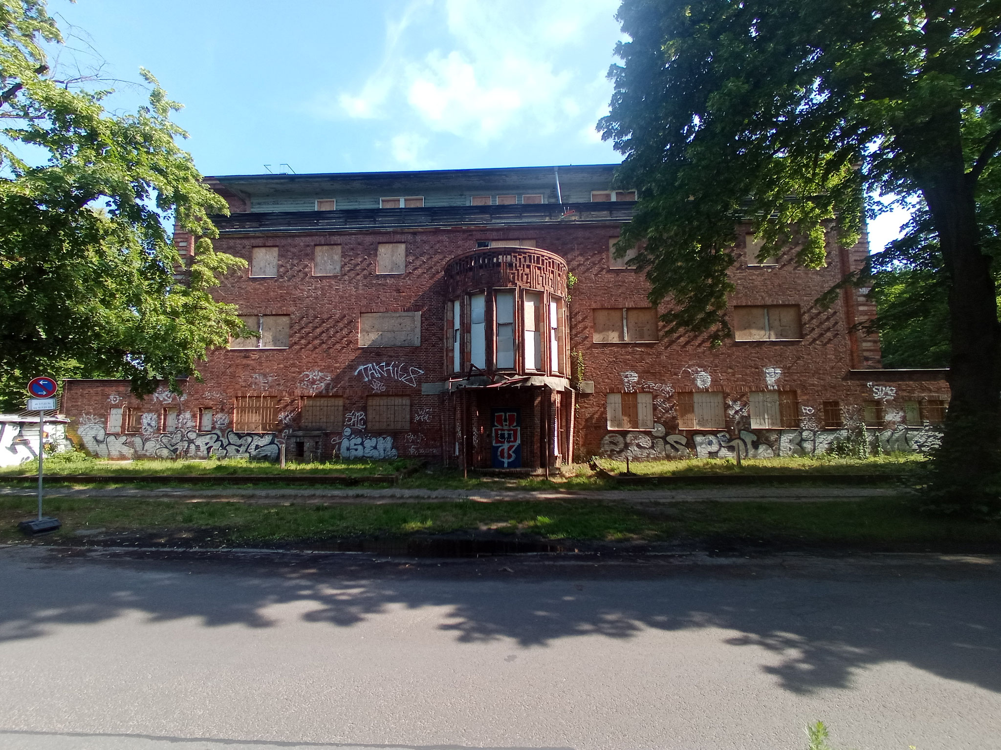 ehemaliges Funkhaus Grünau - dem Verfall preisgegeben