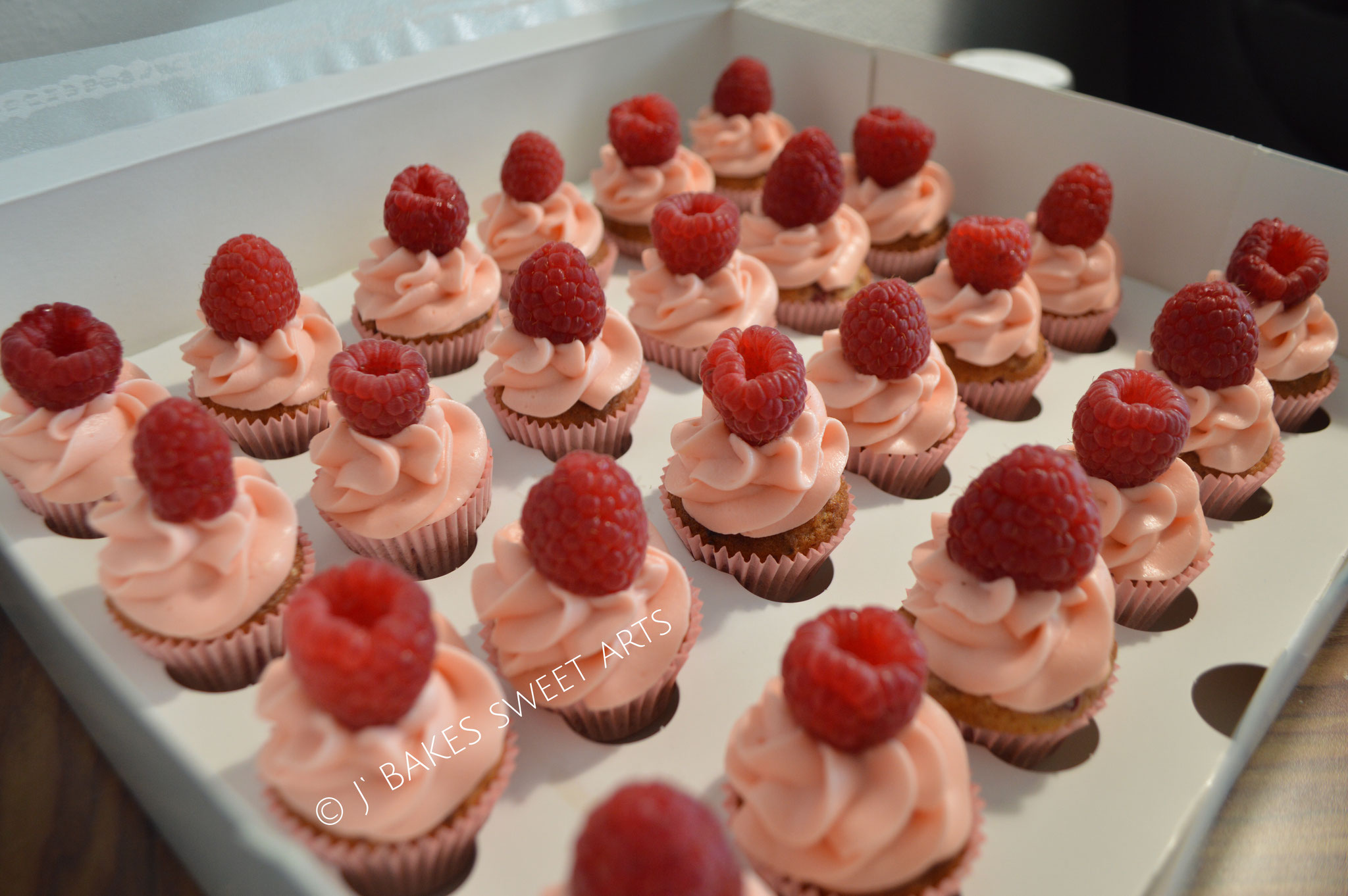 Himbeere-Mini-Cupcakes // Raspberry-Mini-Cupcakes