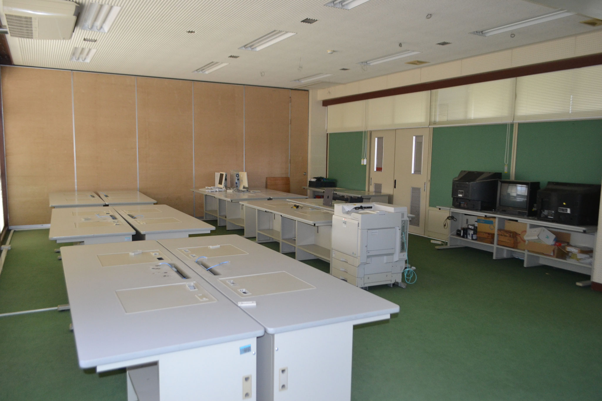 旧長若中学校(校舎・校庭・体育館) - 小鹿野町フィルム 旧長若中学校(校舎・校庭・体育館) - 小鹿野町フィルム