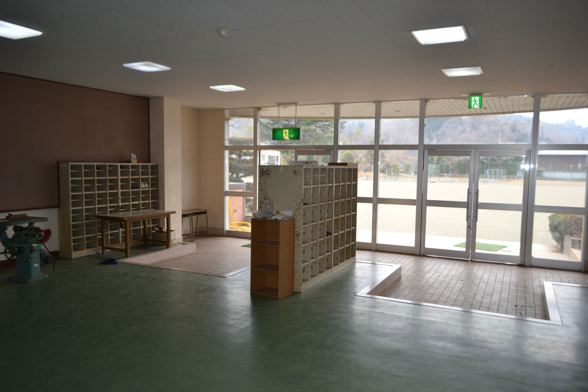 旧長若中学校(校舎・校庭・体育館) - 小鹿野町フィルム 旧長若中学校(校舎・校庭・体育館) - 小鹿野町フィルム