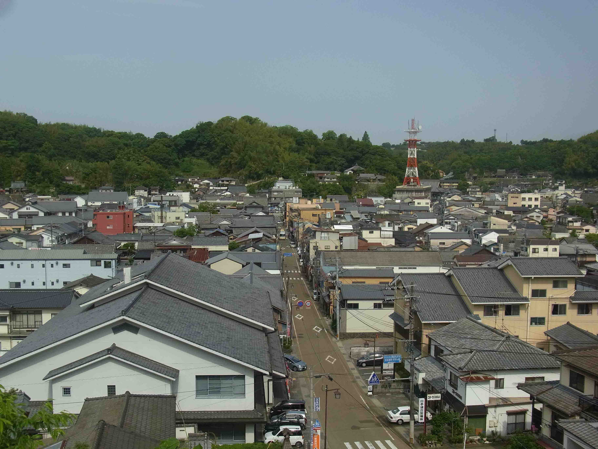 大分県竹田市波打つ甍屋根