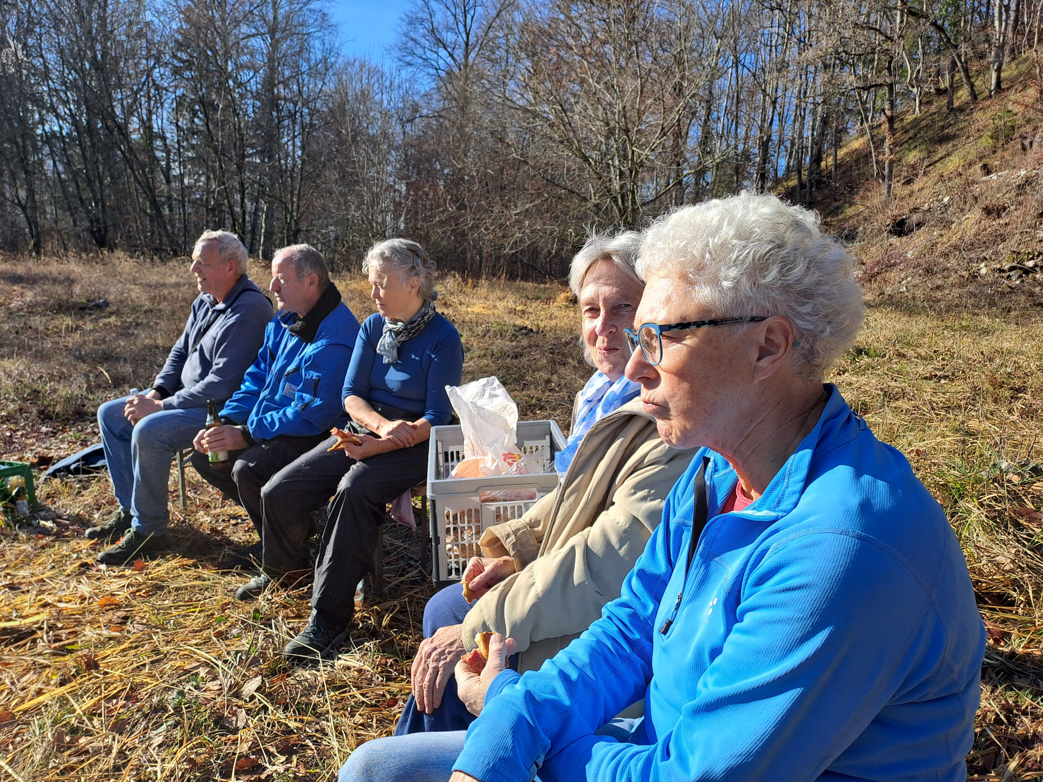 Beim Vespern - leckere Pfefferbeißer, Landjäger und Brezeln mit Senf