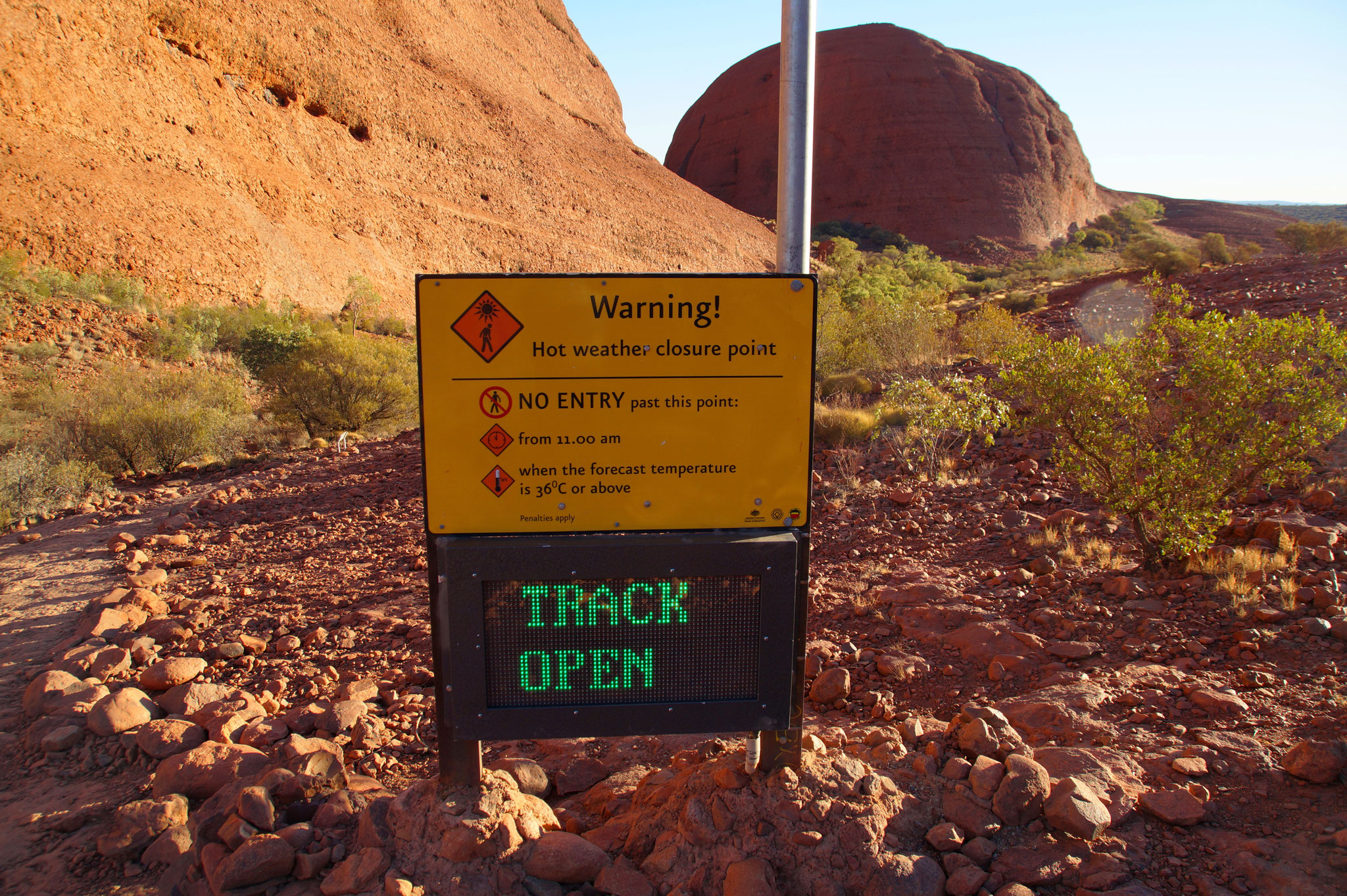 Ab 36 Grad wird der Valley of the Winds Walk gesperrt.