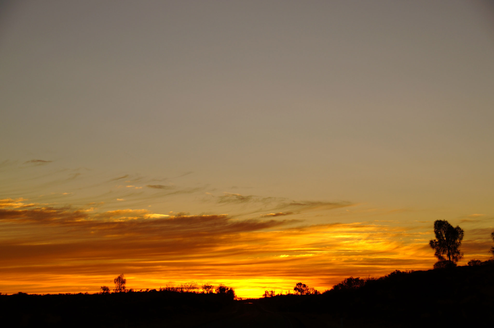 Bonus TOP 2 – Sonnenauf- und -untergänge. Hier Sonnenaufgang im roten Zentrum.