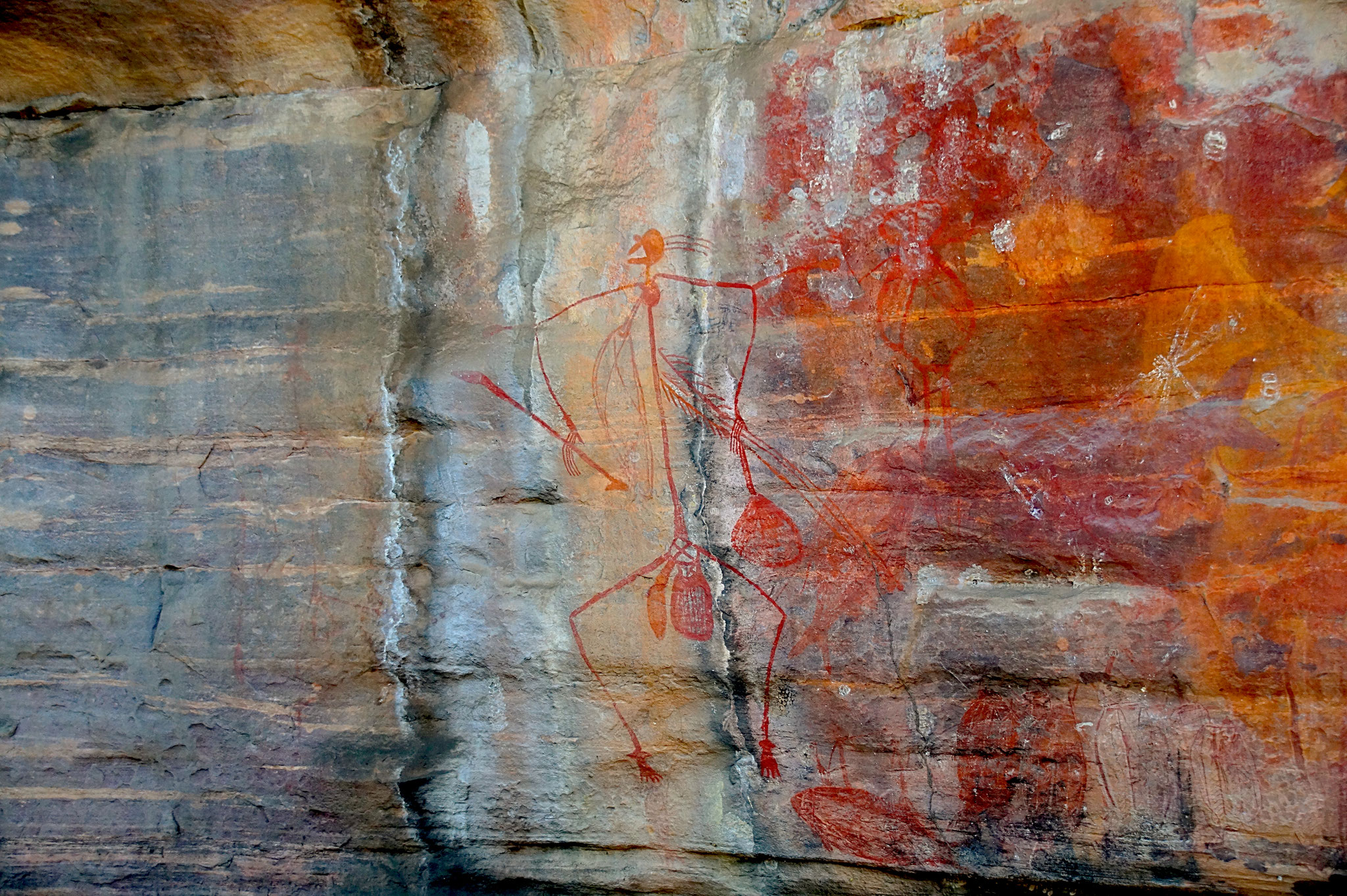 Steinzeitliche Felsmalereien an der Kultstätte des Ubirr Plateaus.