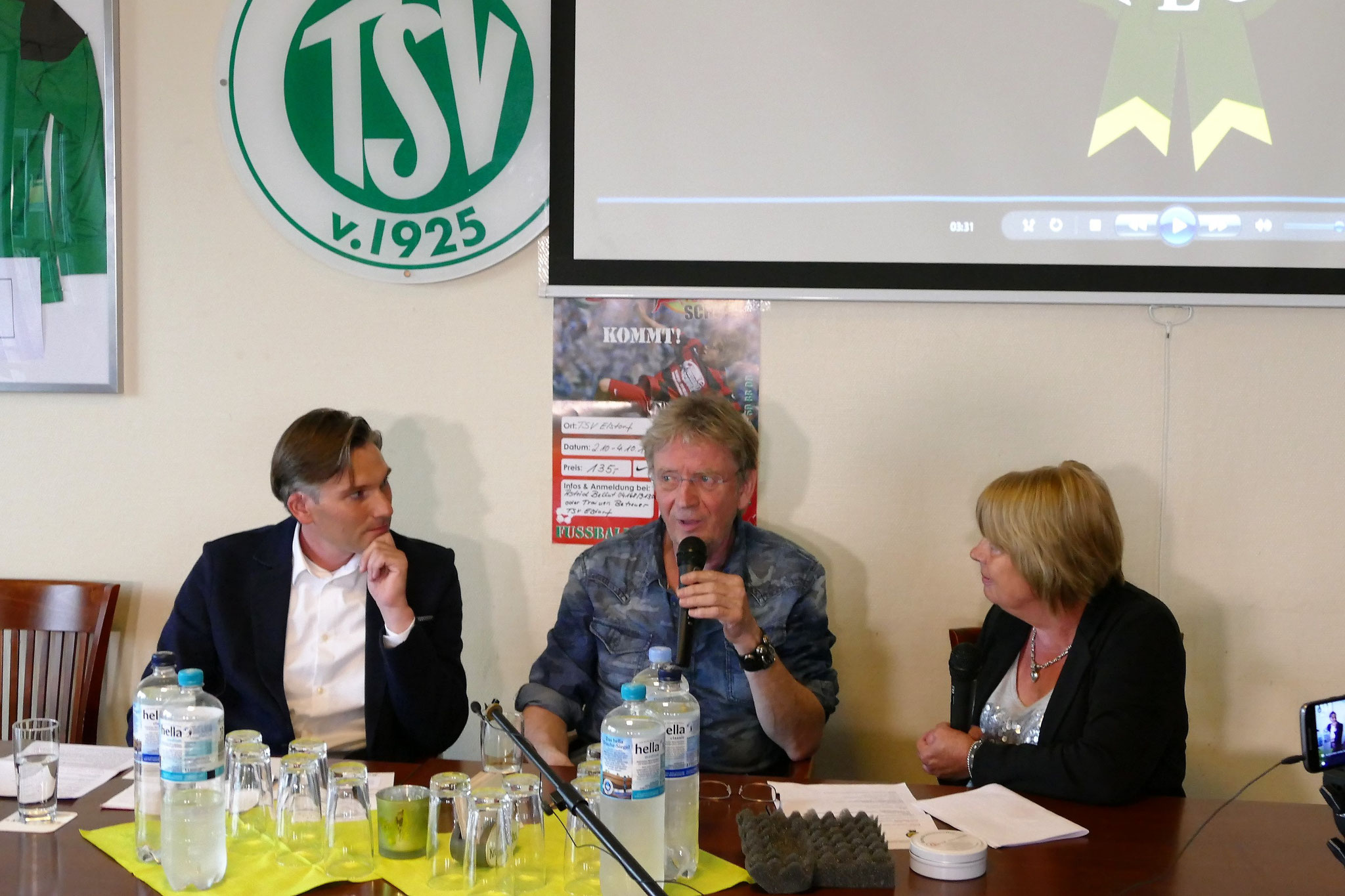 Singer/Songwriter Marcel Schaar spricht in der Talkrunde über seine Leidenschaft des Lebens - die Musik 